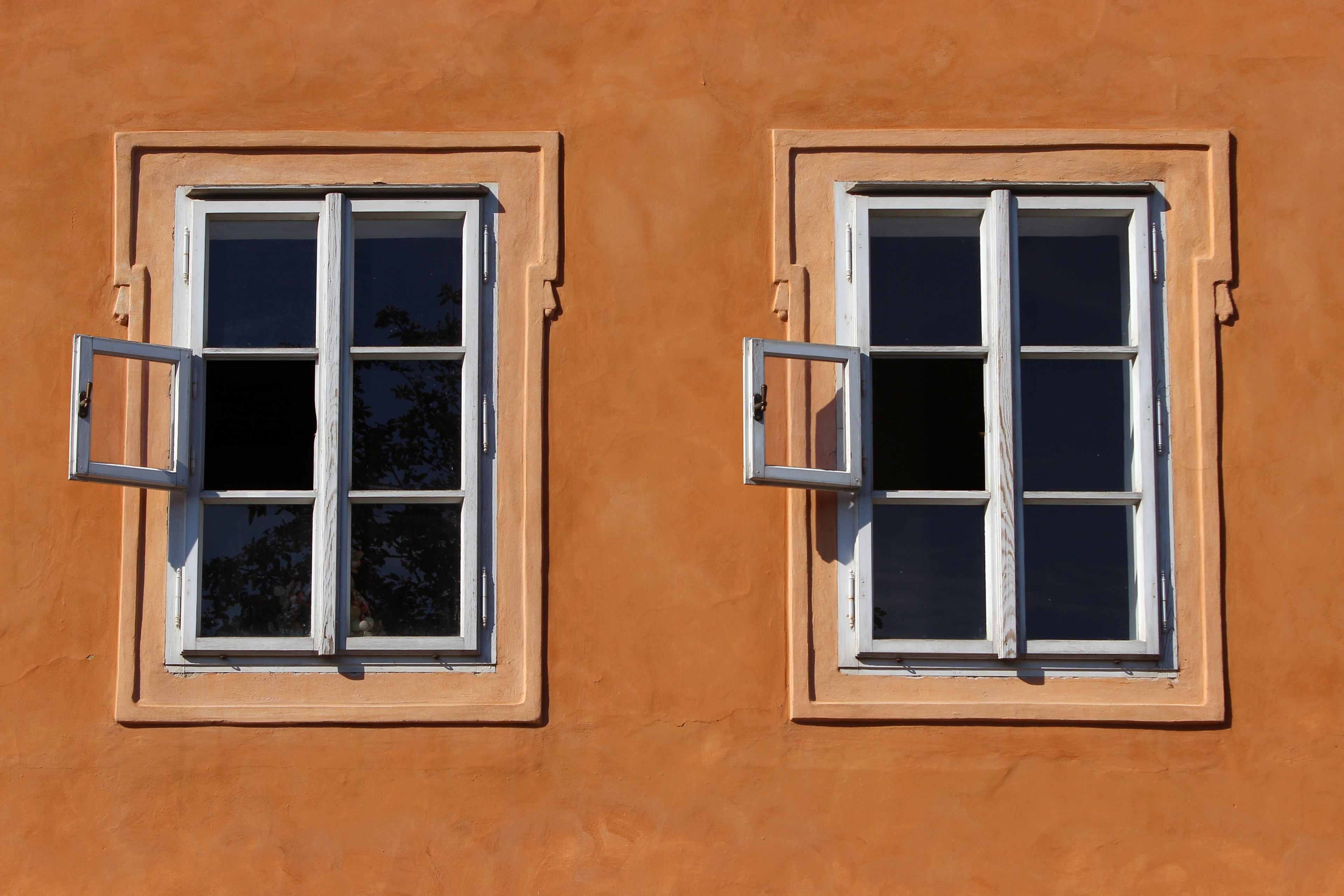 window prague twins 4k, HD Wallpaper