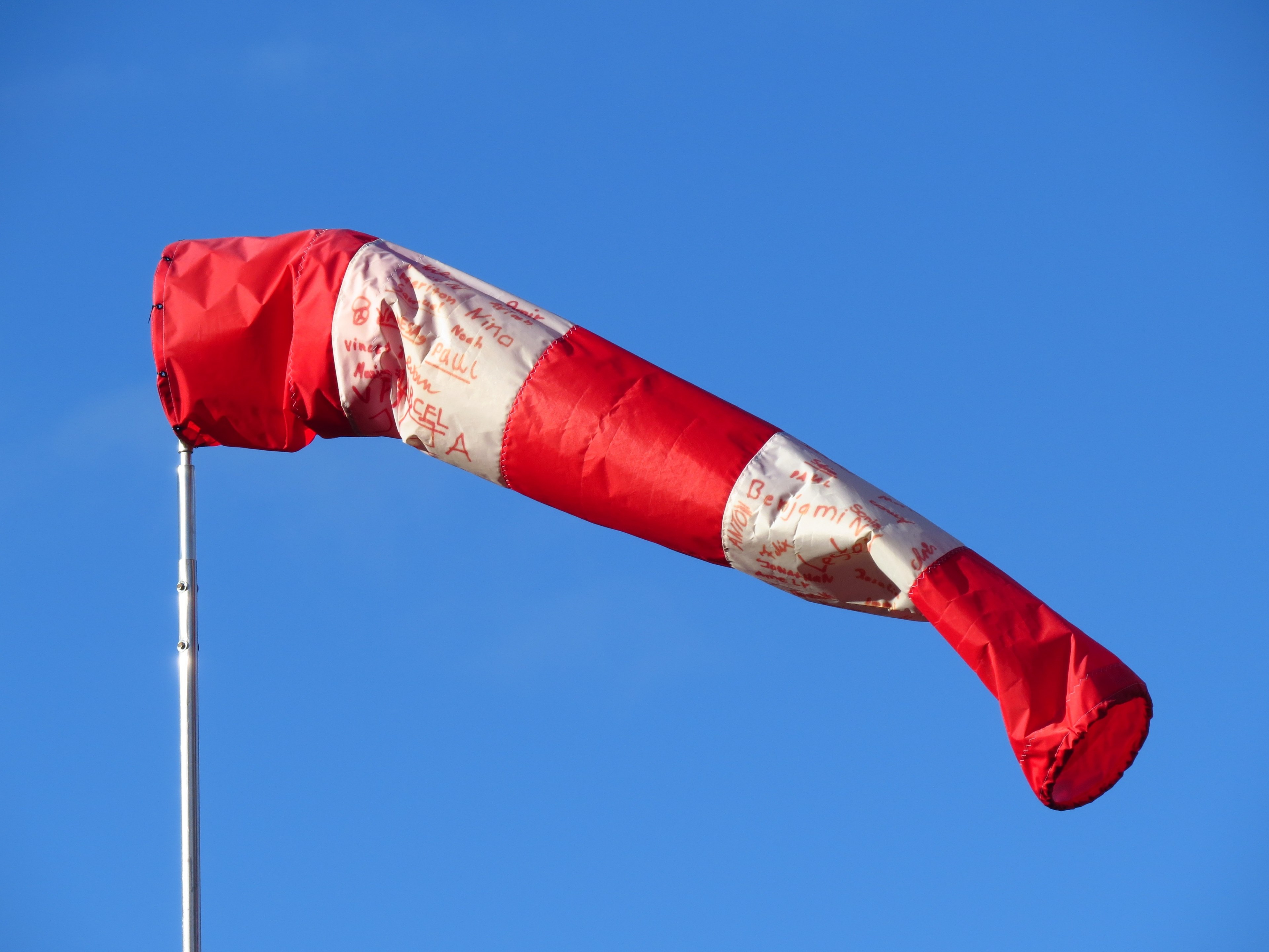 wind direction indicator red white air bag 4k, HD Wallpaper