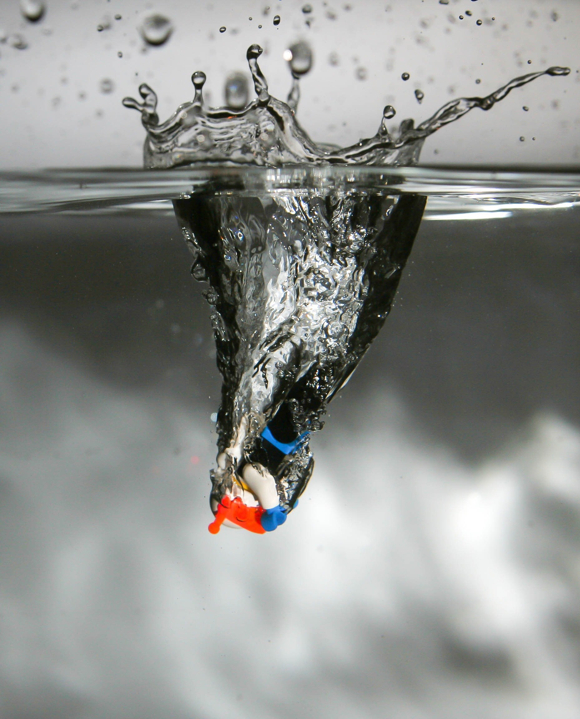 water diving air bubbles blow lego inject 4k, Phone HD Wallpaper