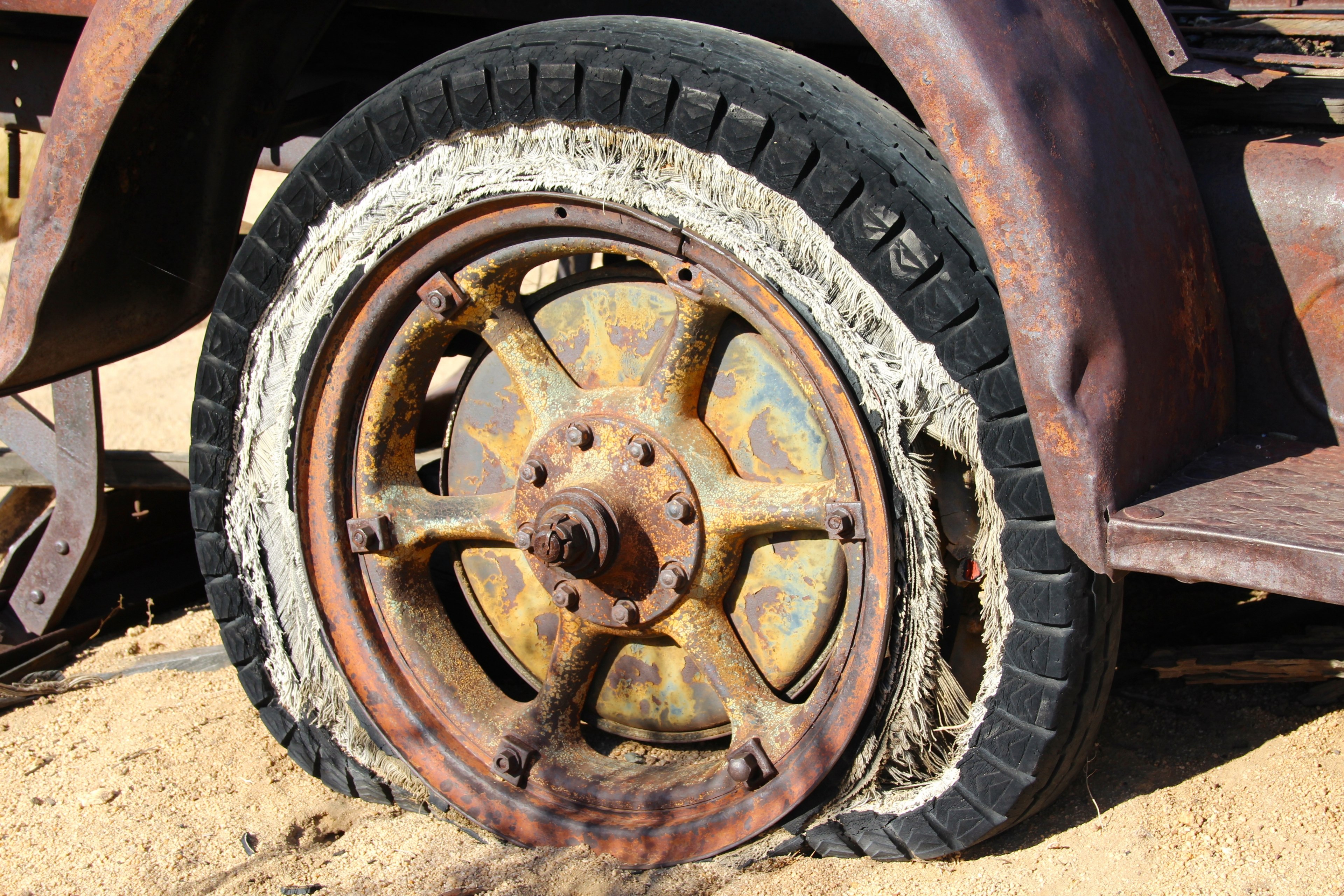 tire wheel vintage antique old broken rusty 4k, HD Wallpaper