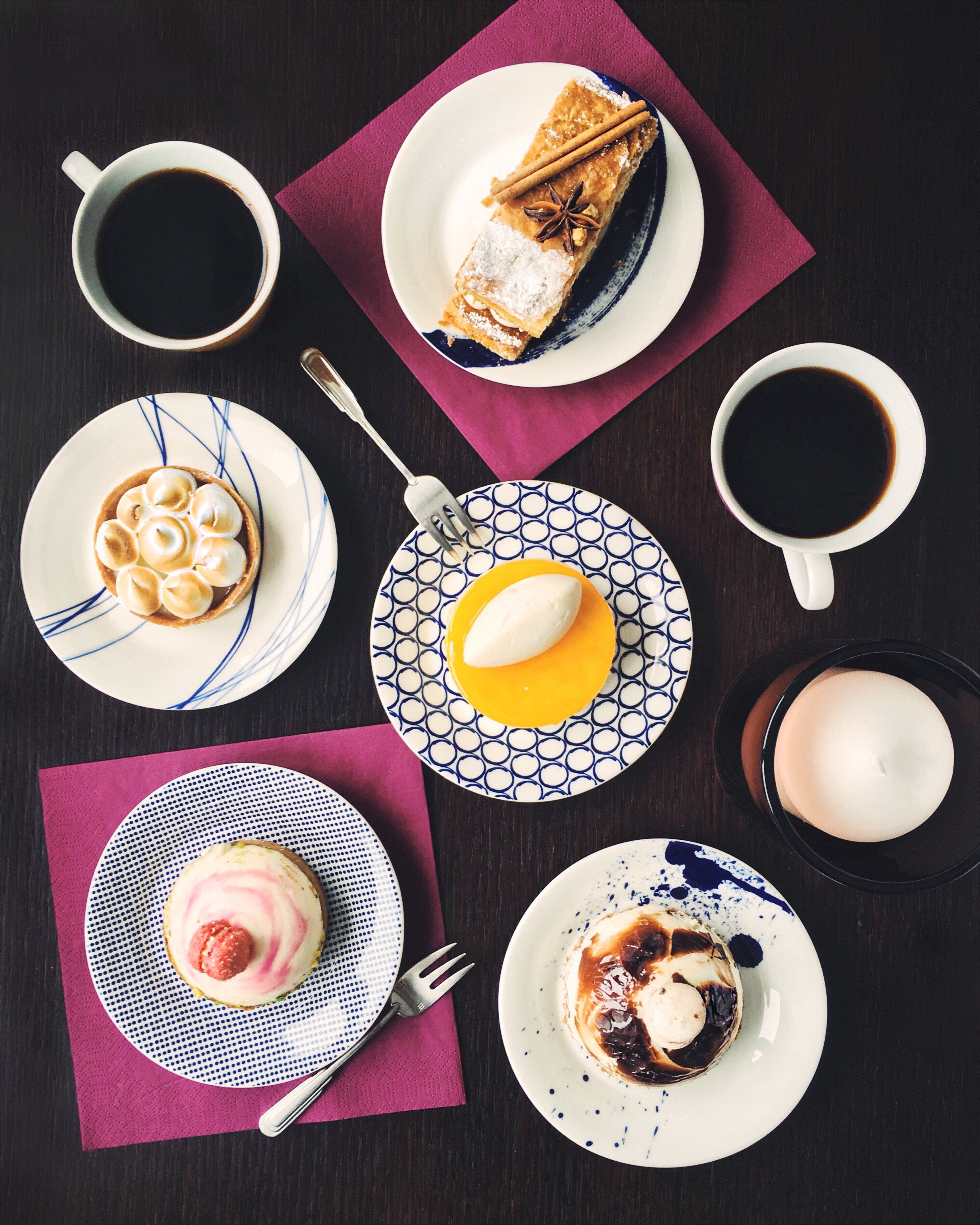 table dessert coffee on the table cake americano 4k, Phone HD Wallpaper