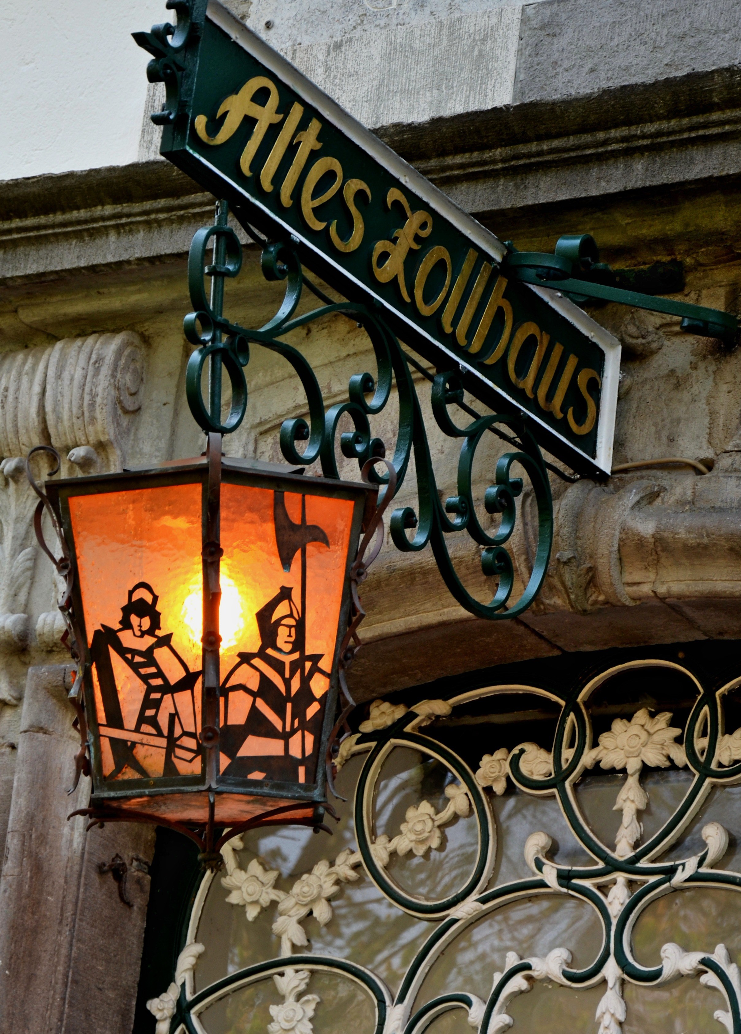 street lamp lantern historic street lighting light 4k, Phone HD Wallpaper