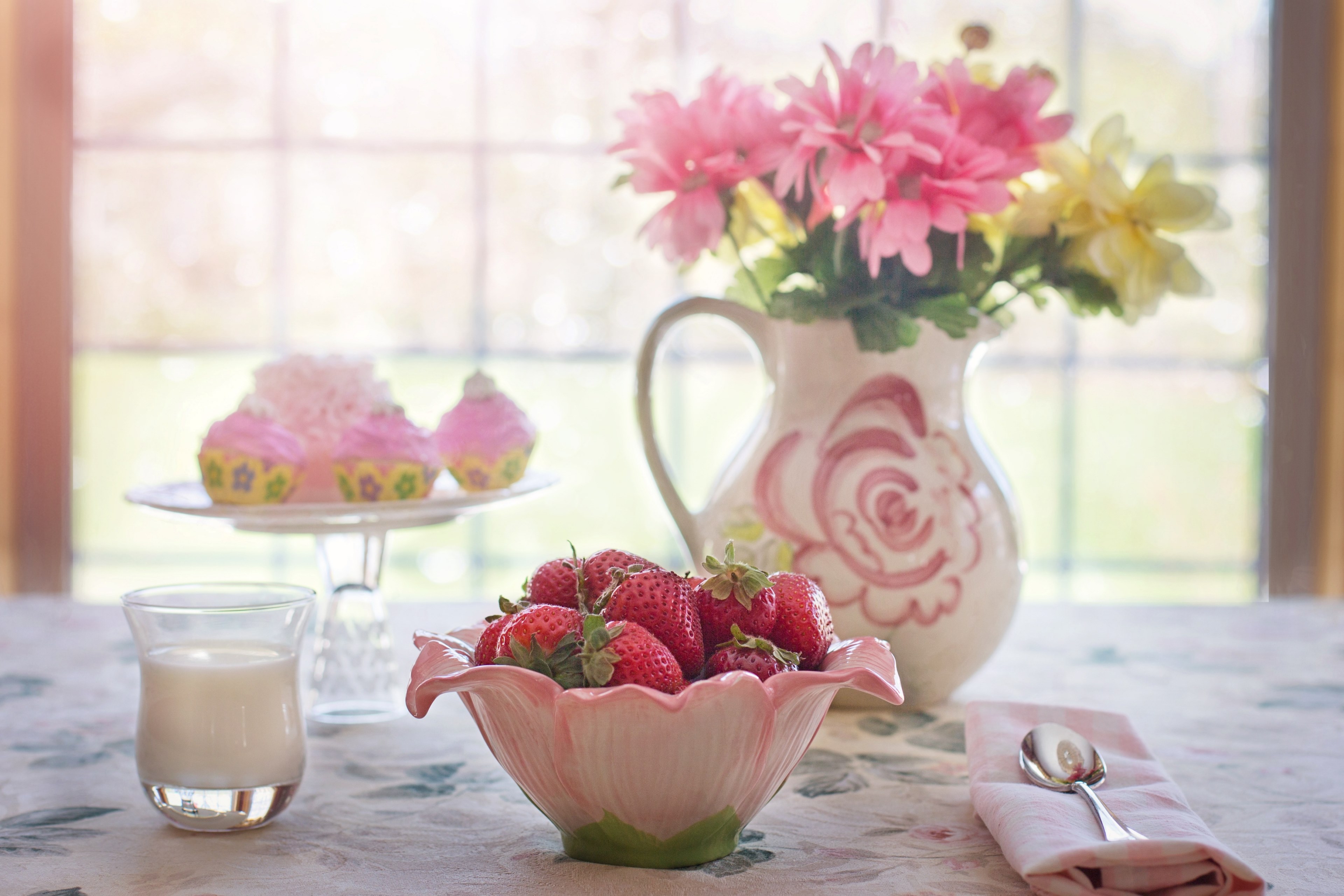 strawberries in bowl summer fruit breakfast cream 4k, HD Wallpaper