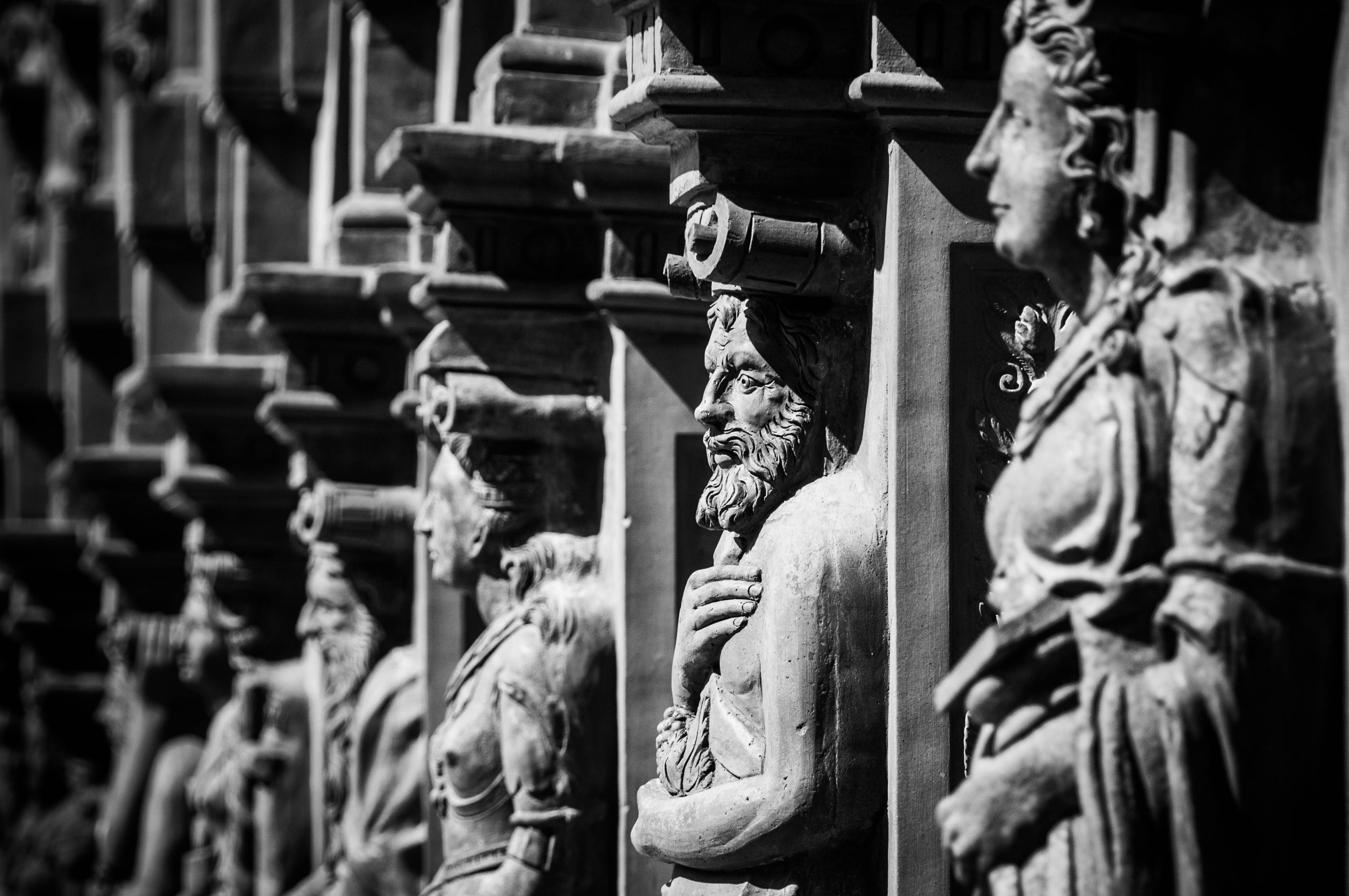 renaissance schallaburg figures facade figure 4k, HD Wallpaper