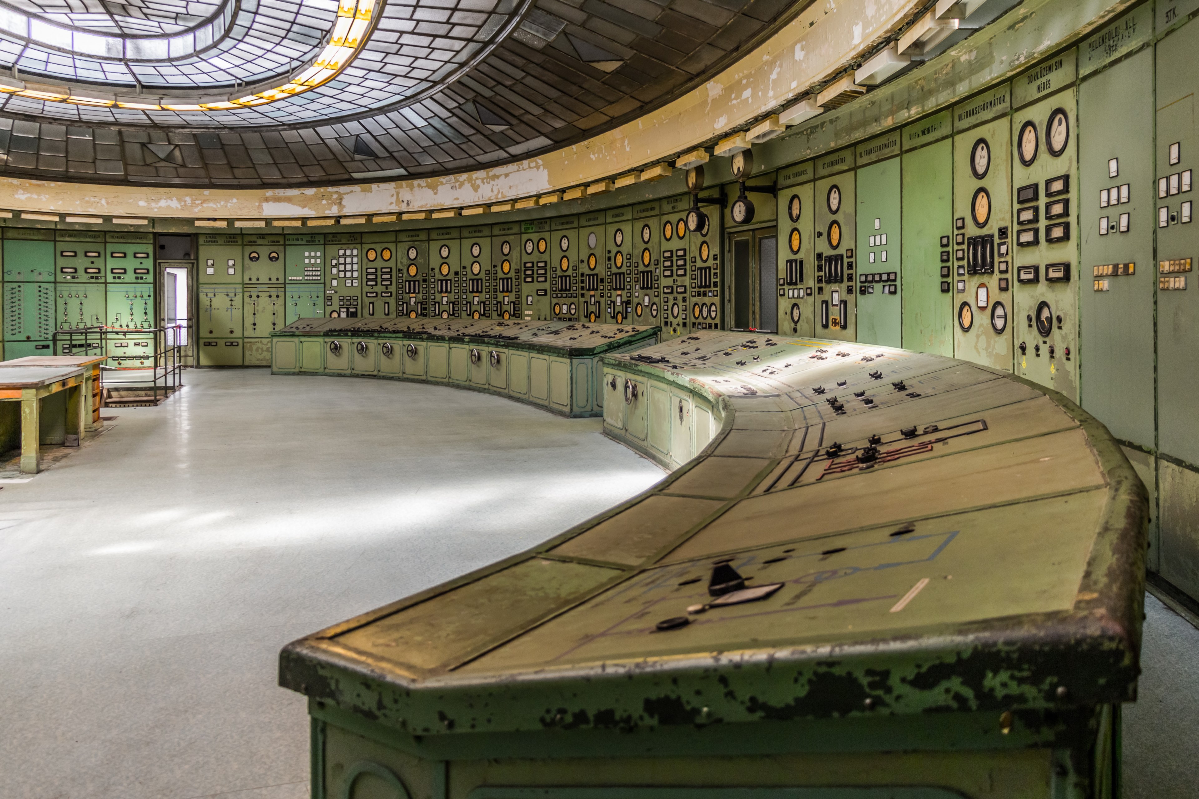 power plant control room electric old instruments 4k, HD Wallpaper