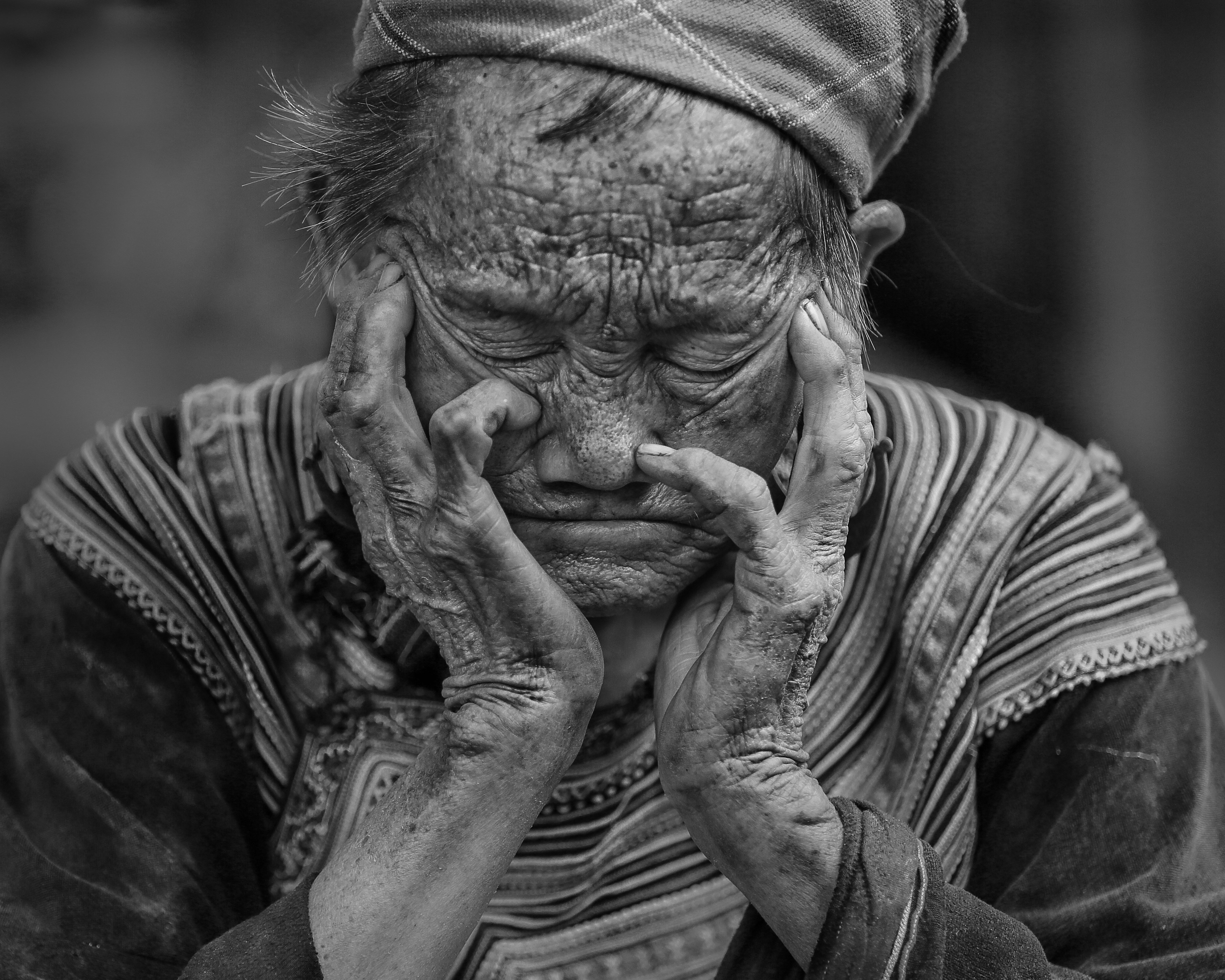 portrait sleep sit north west vietnam 4k, HD Wallpaper