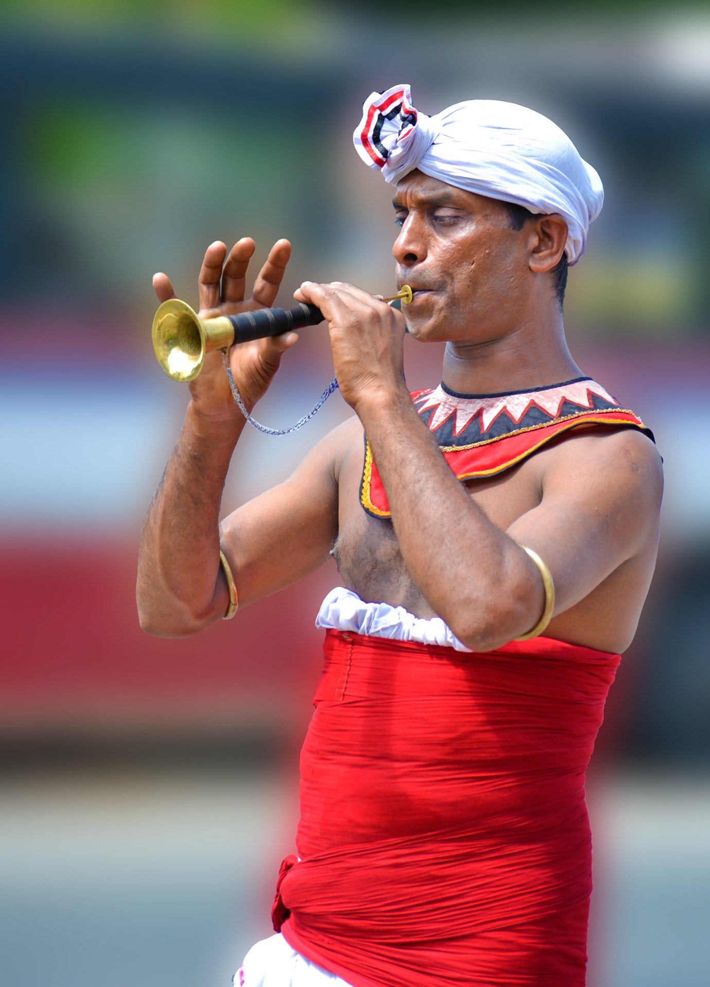 parade local trumpet musician ritual sri lanka 4k, Phone HD Wallpaper