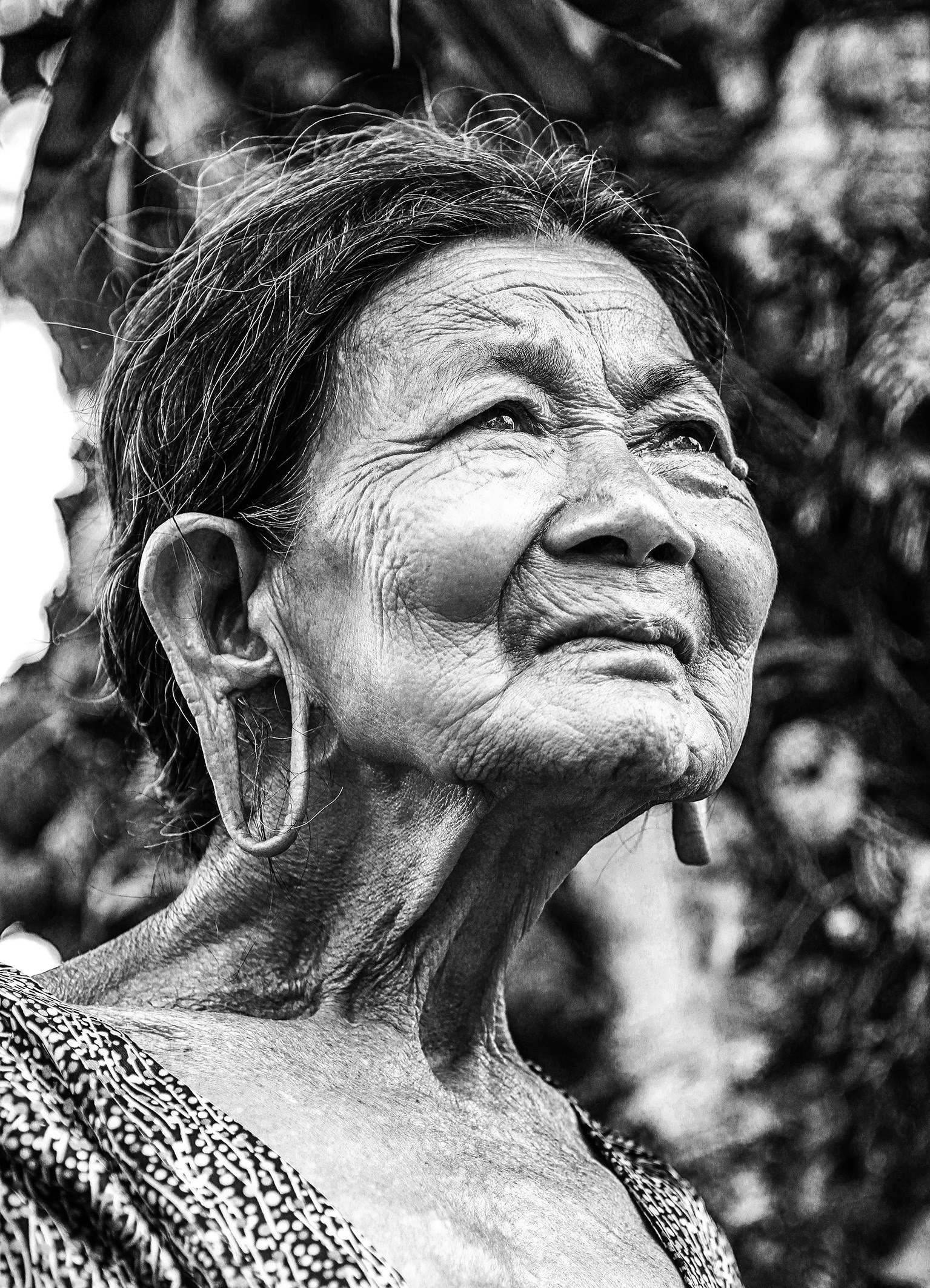 old woman portrait vietnam three tamarind mnong 4k, Phone HD Wallpaper