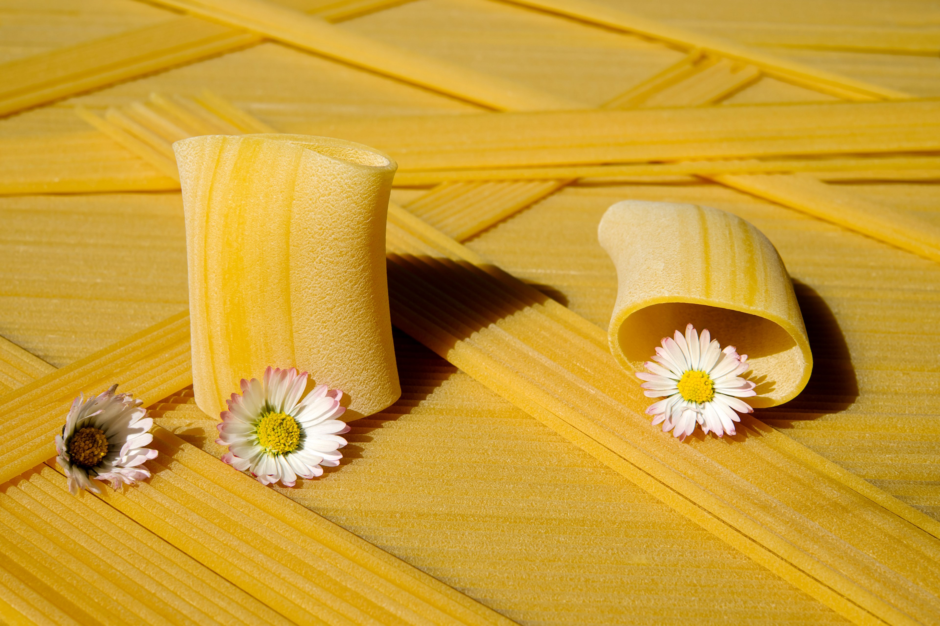 noodles raw paccheri giganti pasta yellow food 4k, HD Wallpaper