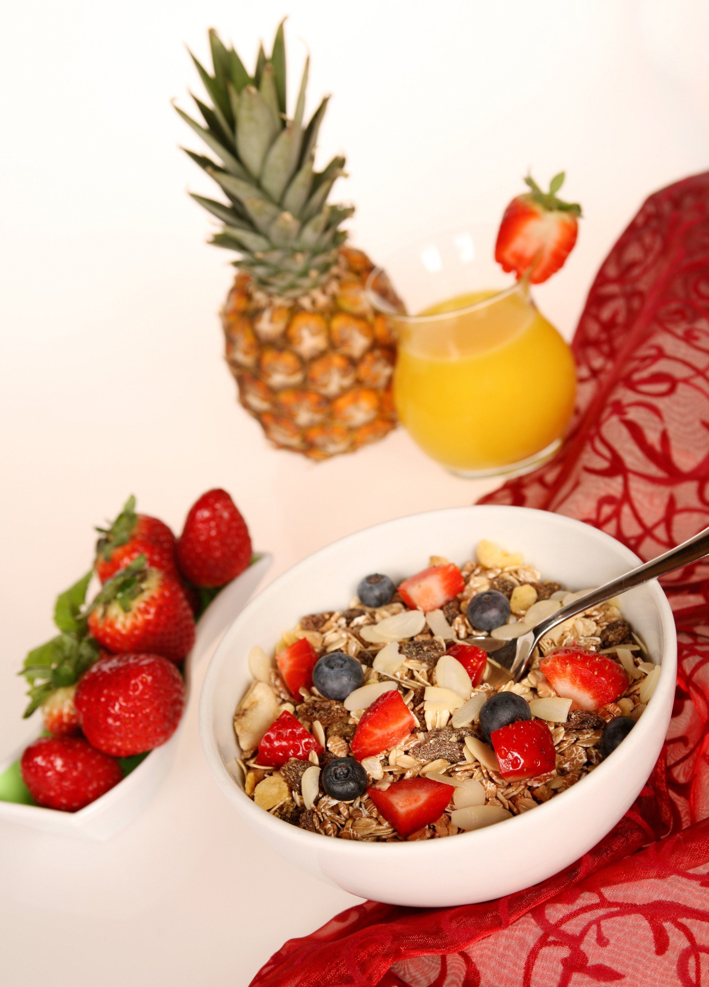 muesli cereals oatmeal fruit strawberries 4k, Phone HD Wallpaper