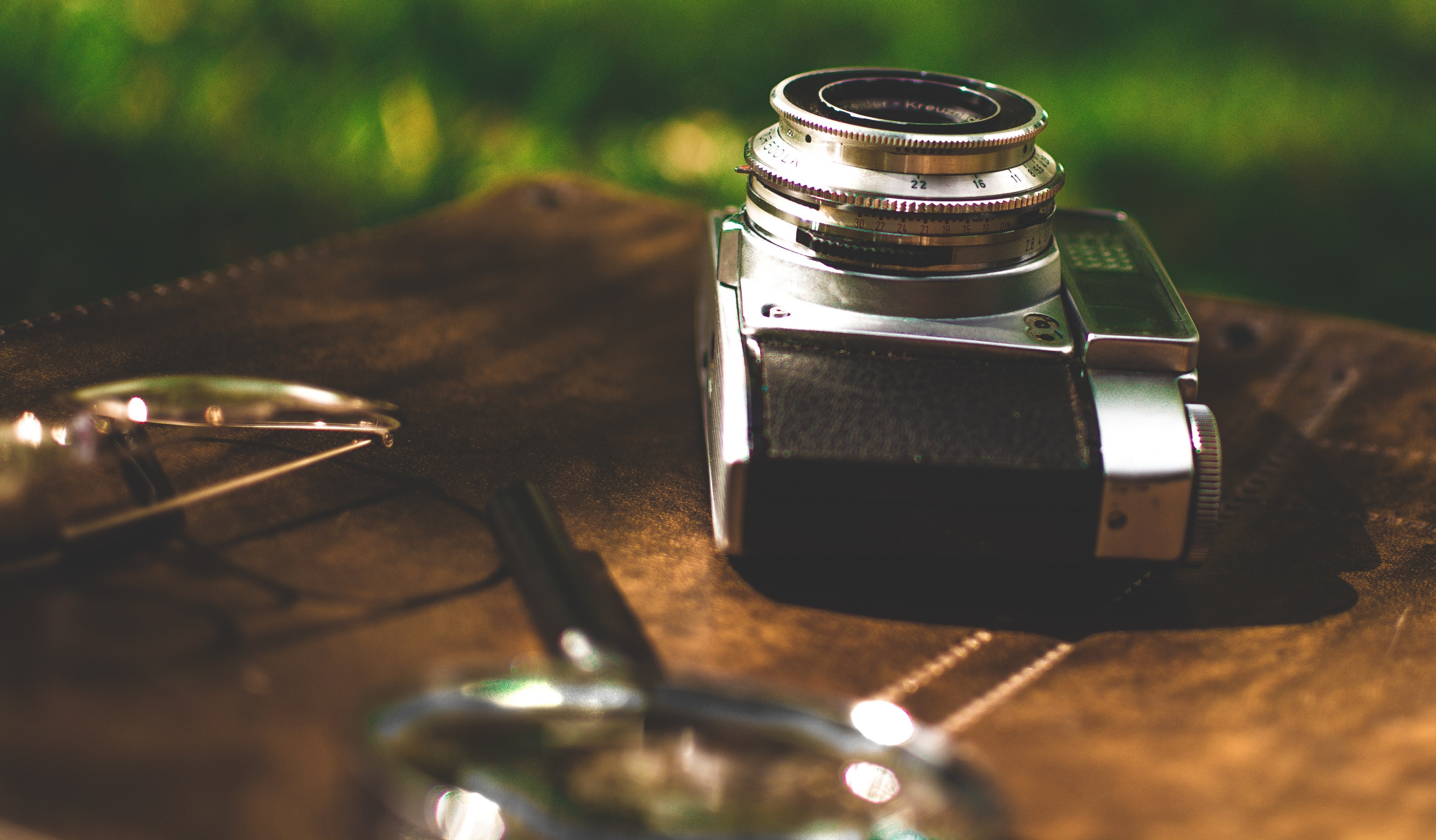 magnifying glass glasses camera old camera retro 4k, HD Wallpaper