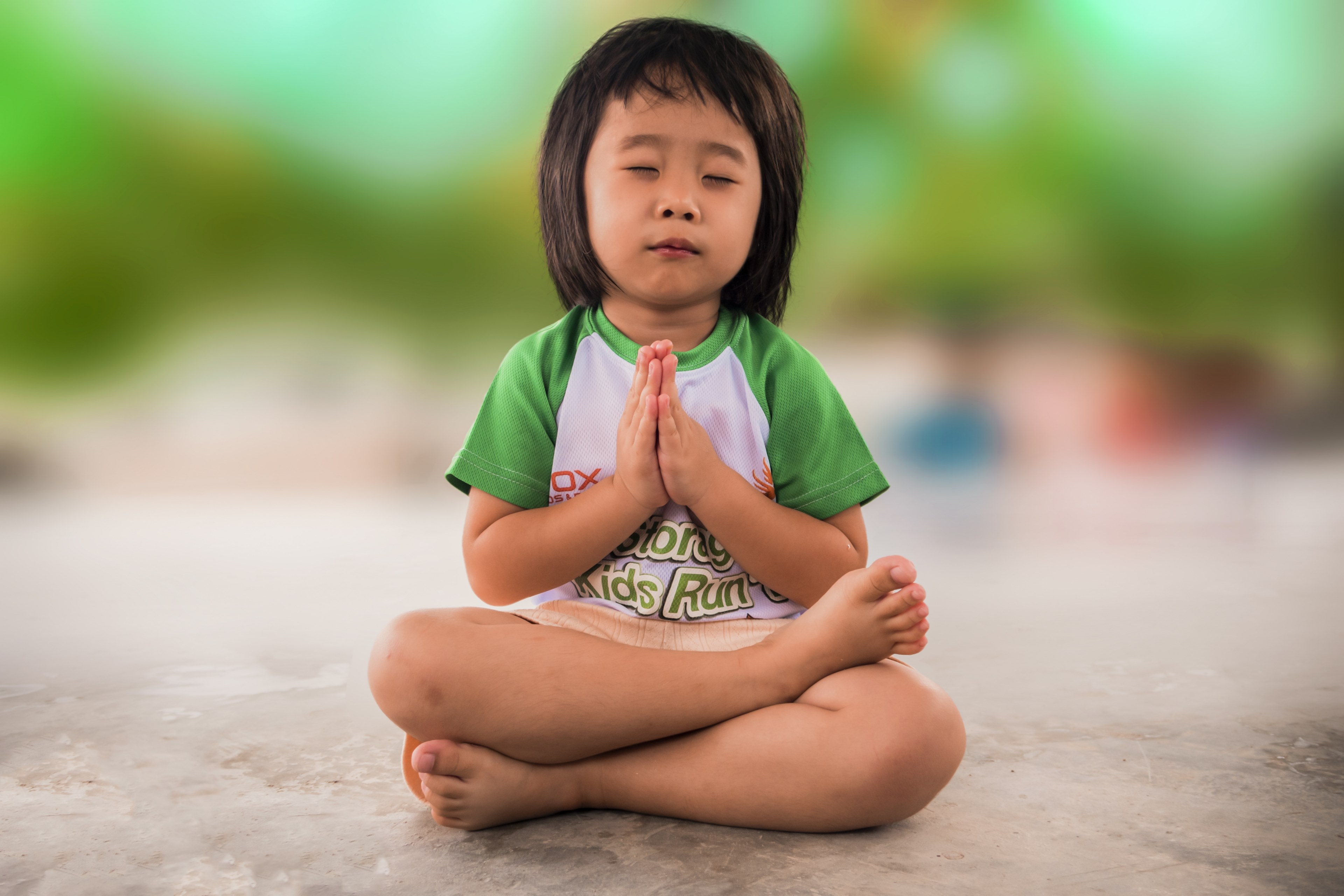 little girl praying people wishing pray religious 4k, HD Wallpaper