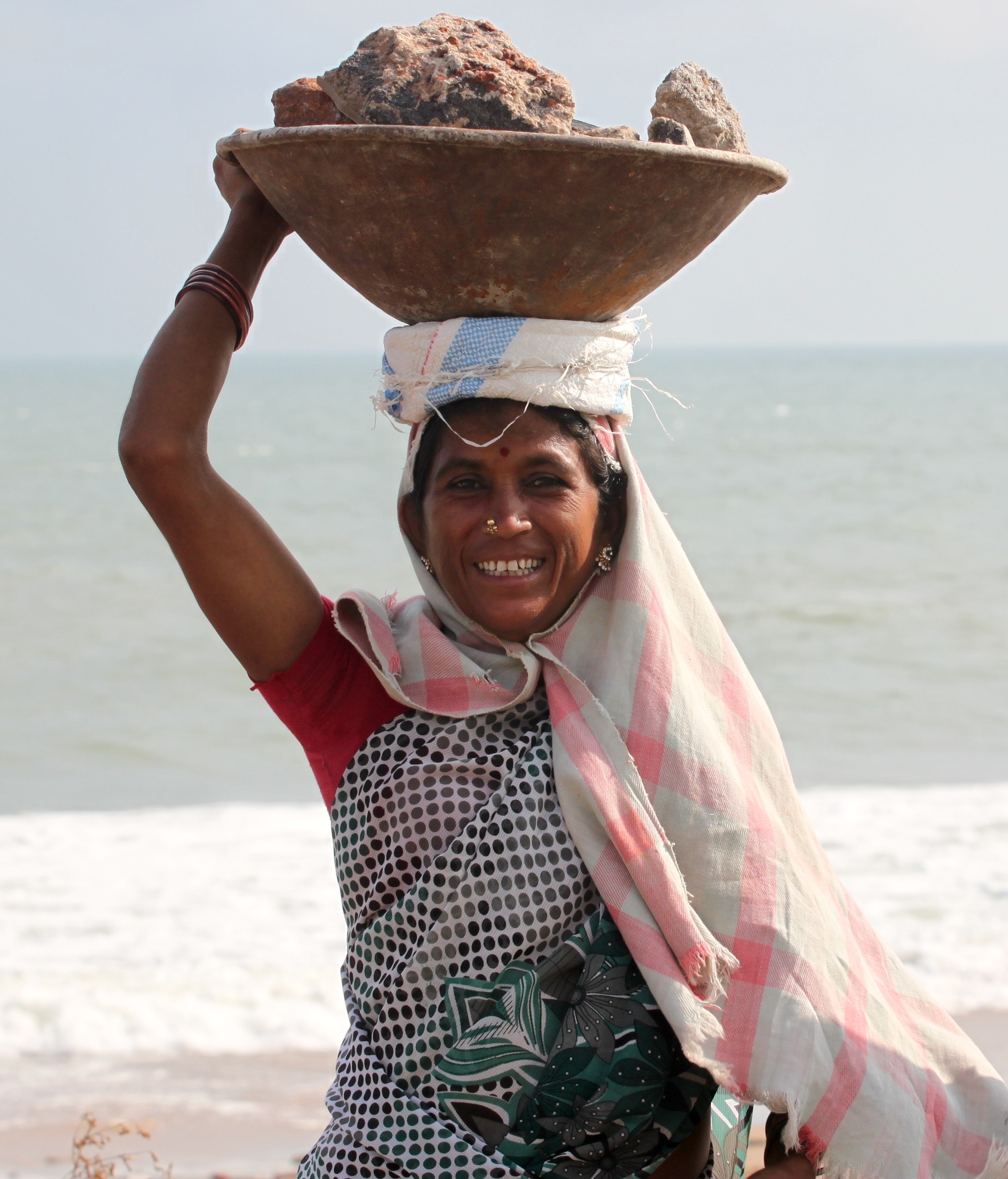 india coolie labor work rocks construction heavy 4k, Phone HD Wallpaper