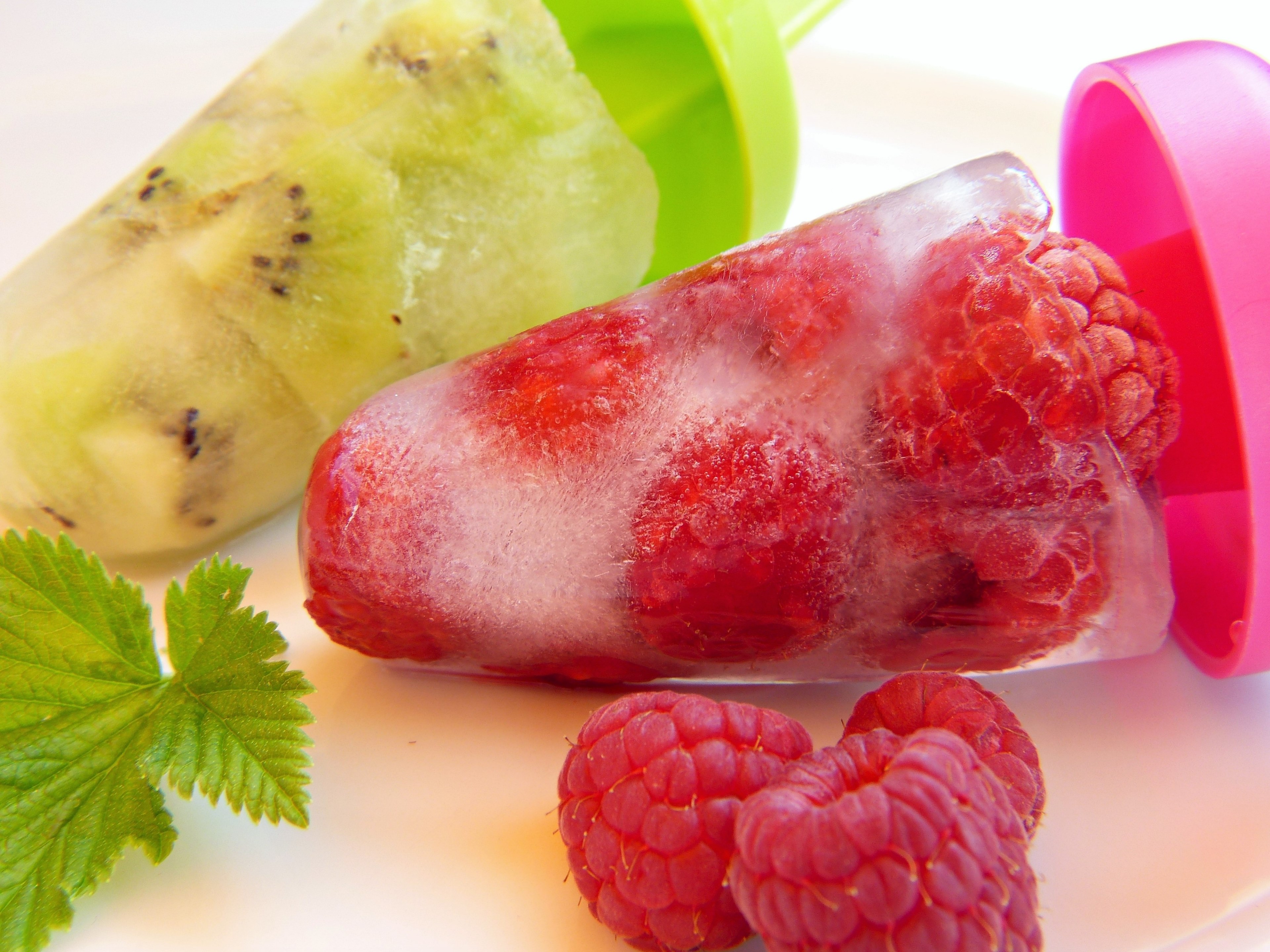 ice raspberries kiwi fruit eat vitamins fruits 4k, HD Wallpaper