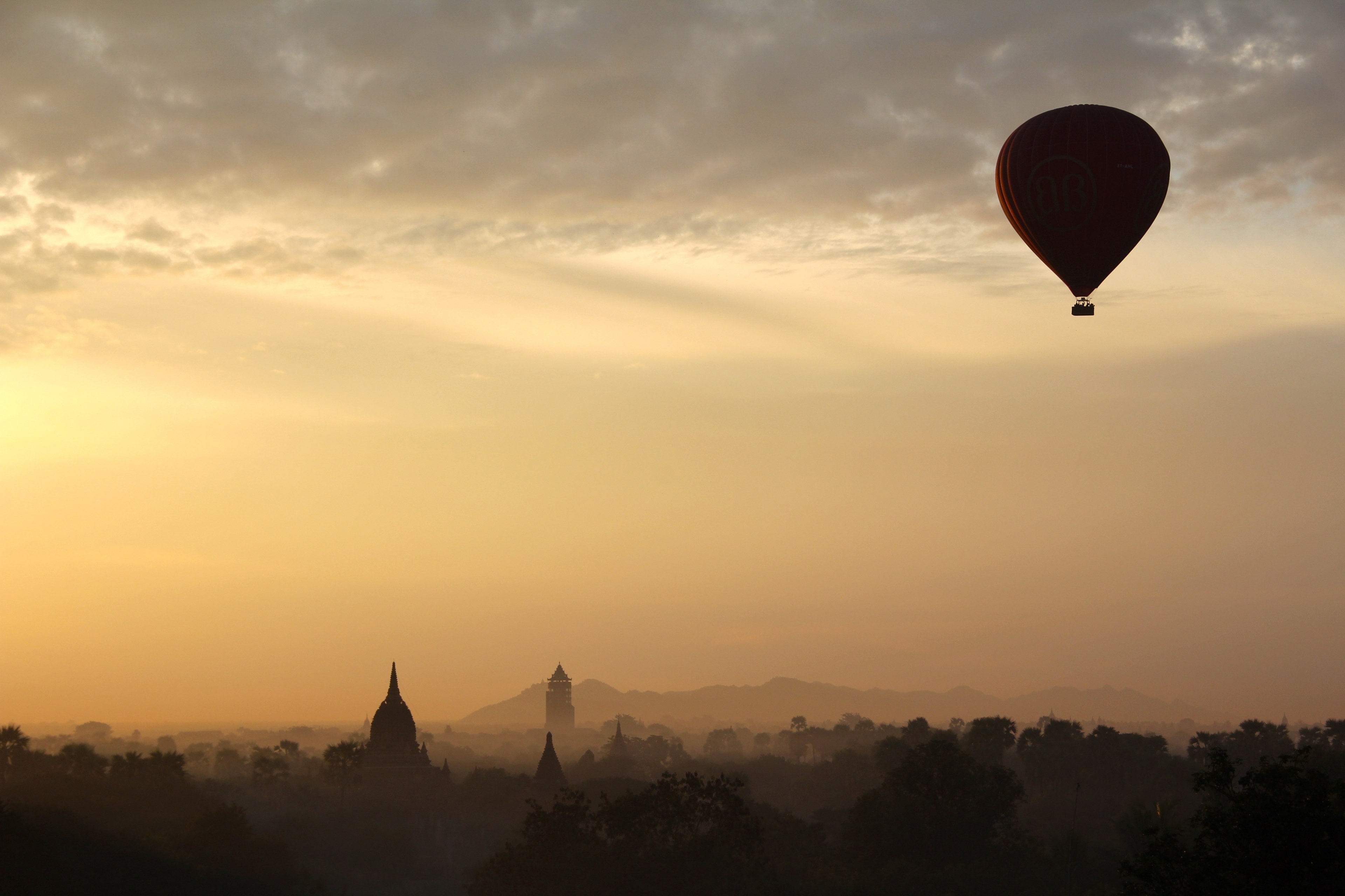 hot air balloon ride balloon fire bagan myanmar 4k, HD Wallpaper