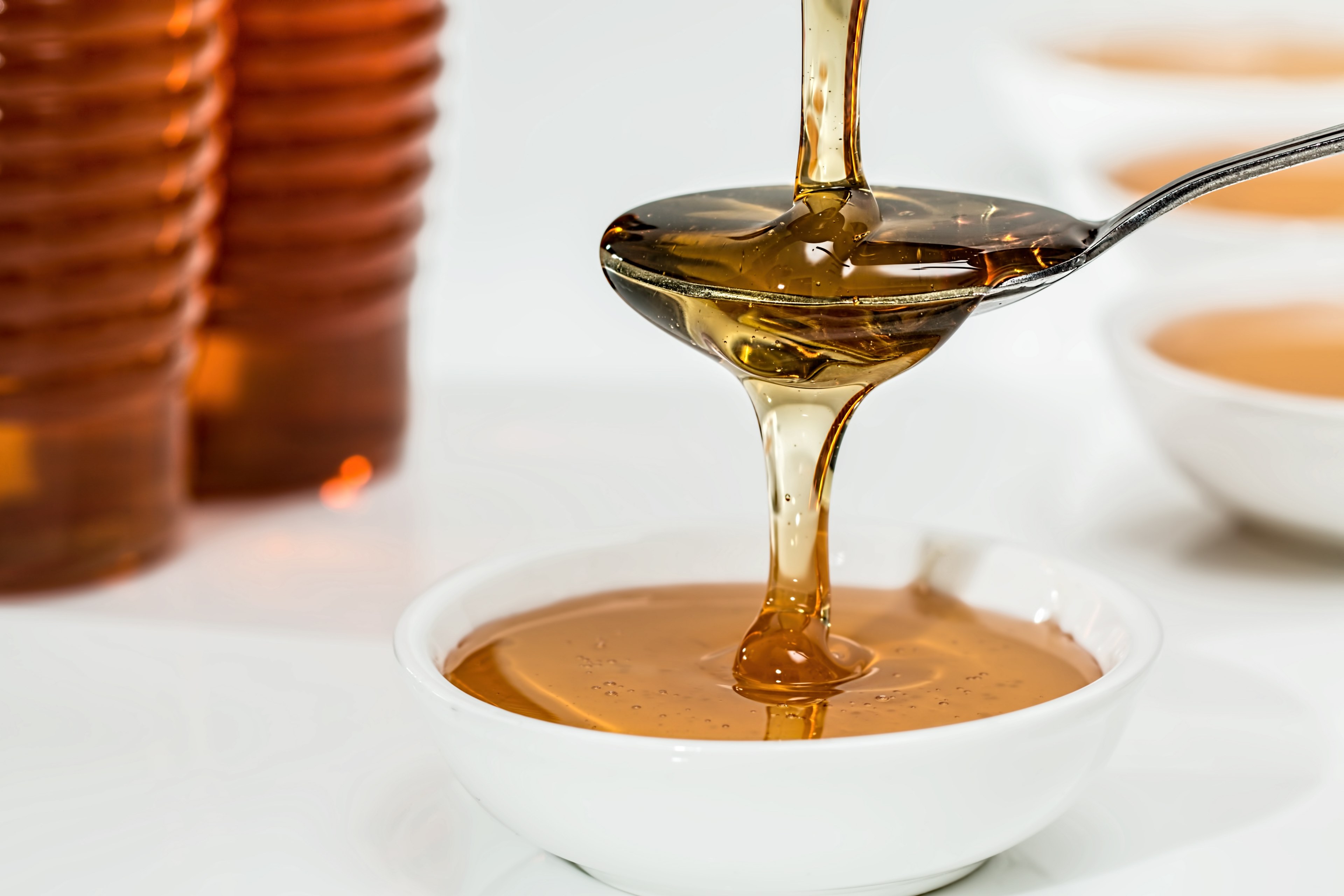 honey sweet syrup organic golden teaspoon pouring 4k, HD Wallpaper