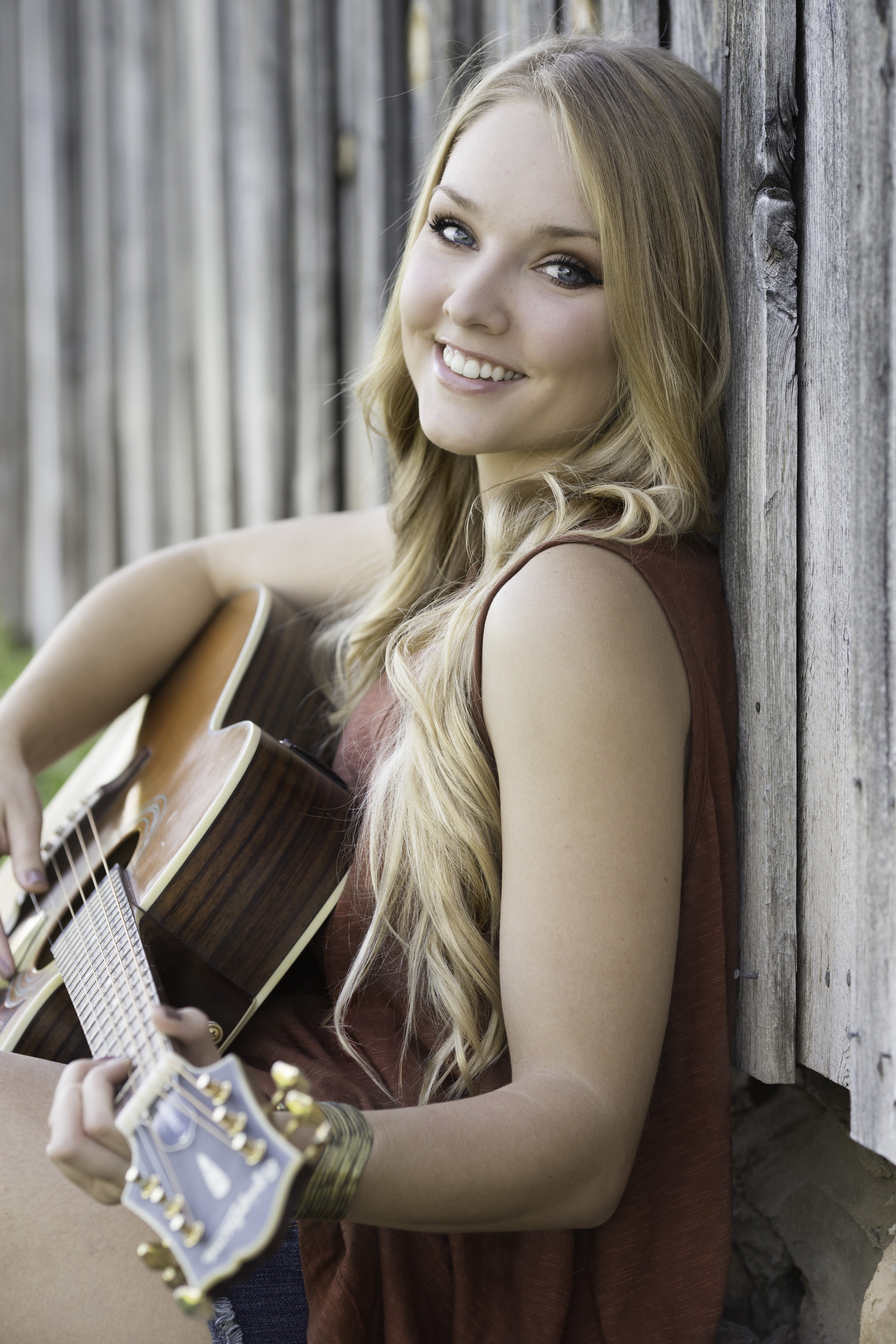 guitar beautiful smile music instrument girl 4k, Phone HD Wallpaper