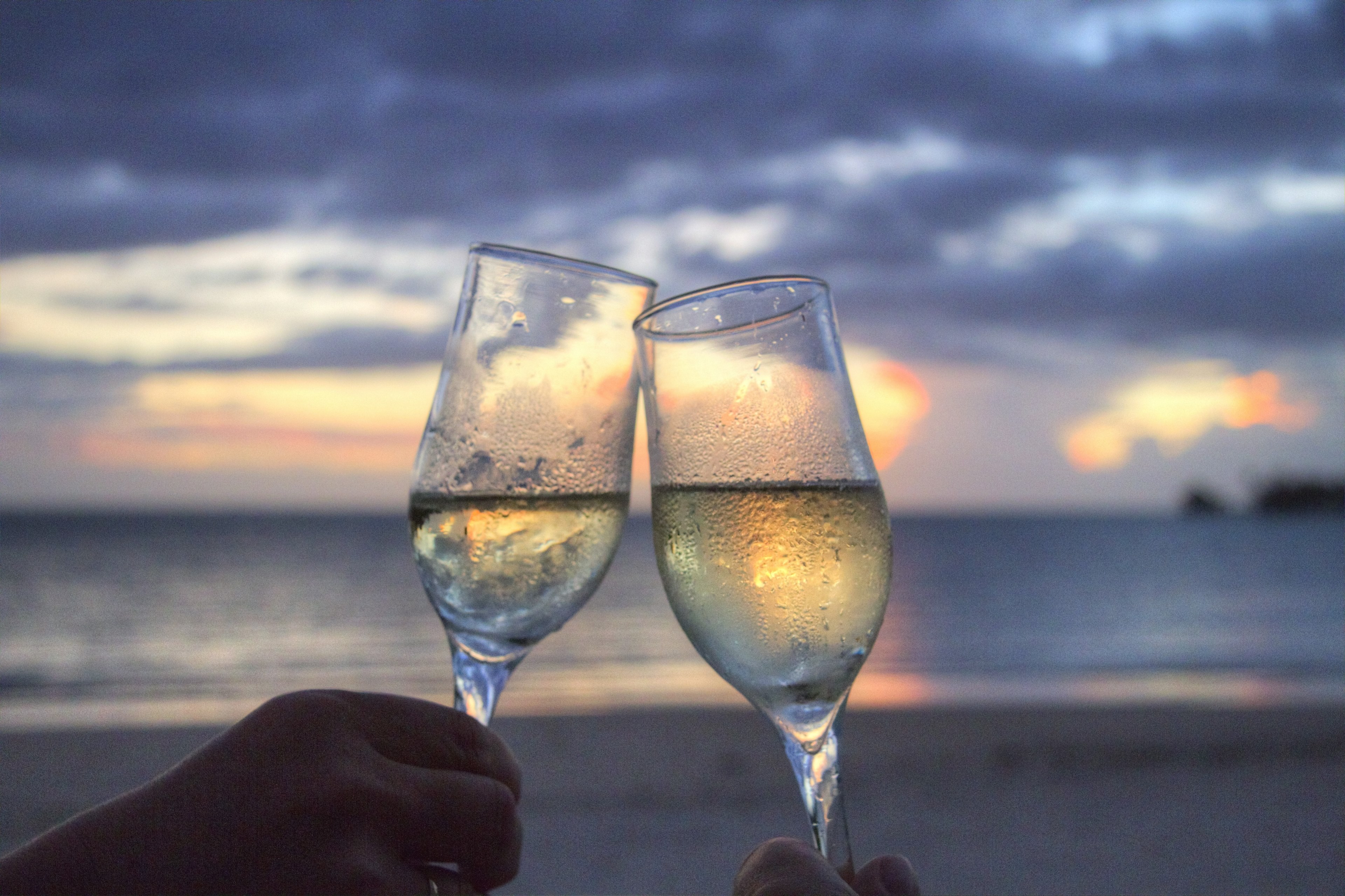 glasses sparkling wine cheers sun set evening 4k, HD Wallpaper