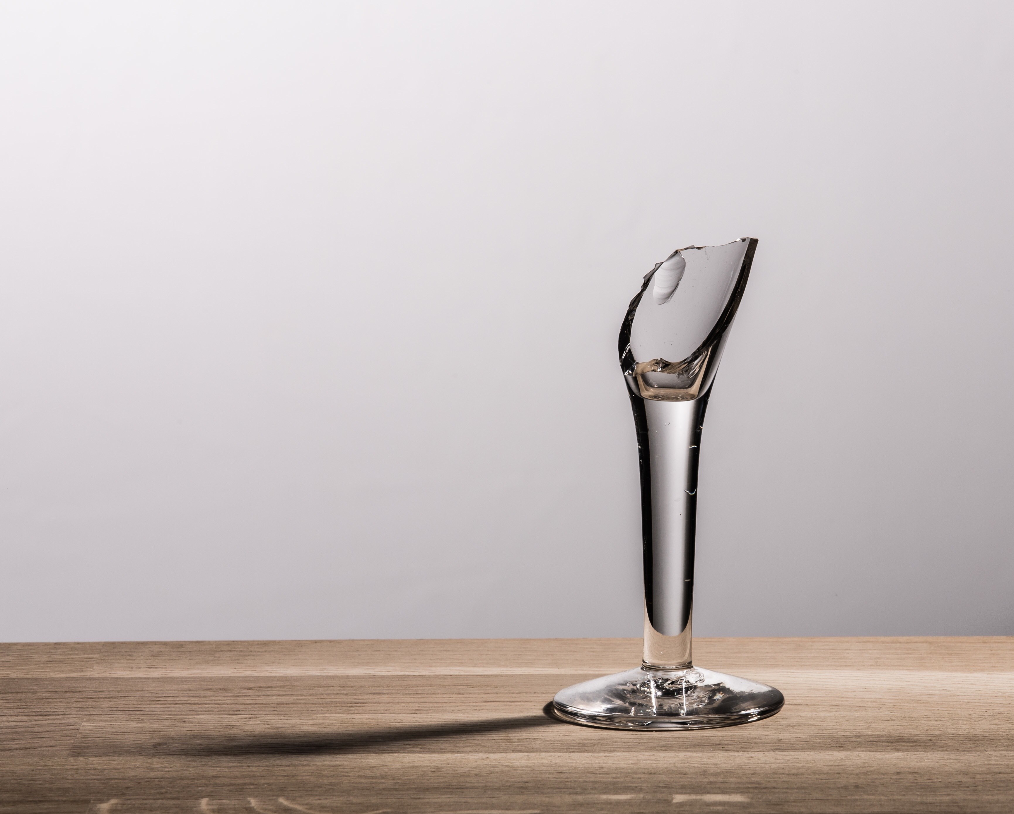 glass broken shot reed sharp 4k, HD Wallpaper