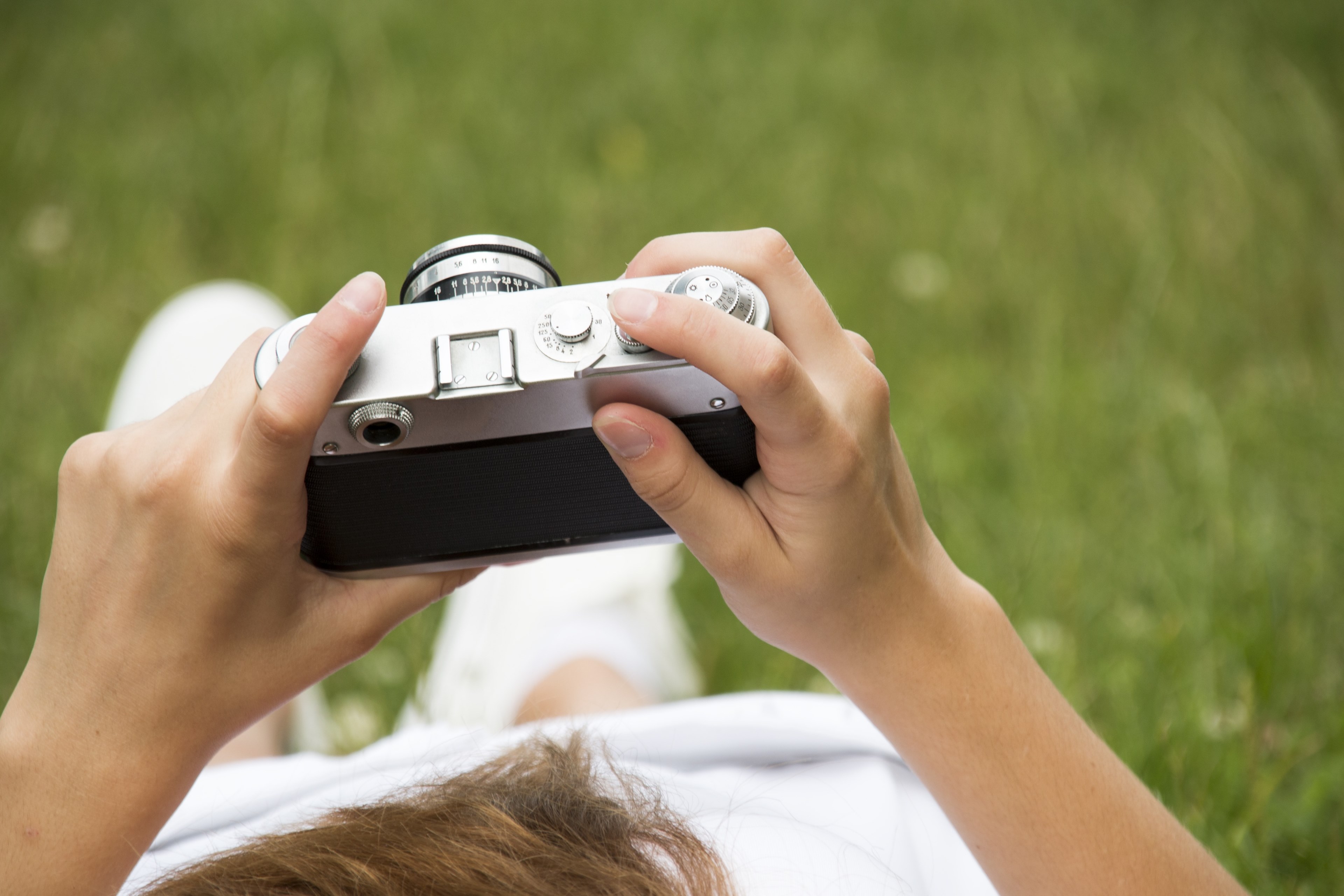 girl camera old retro holds travel idea spring 4k, HD Wallpaper