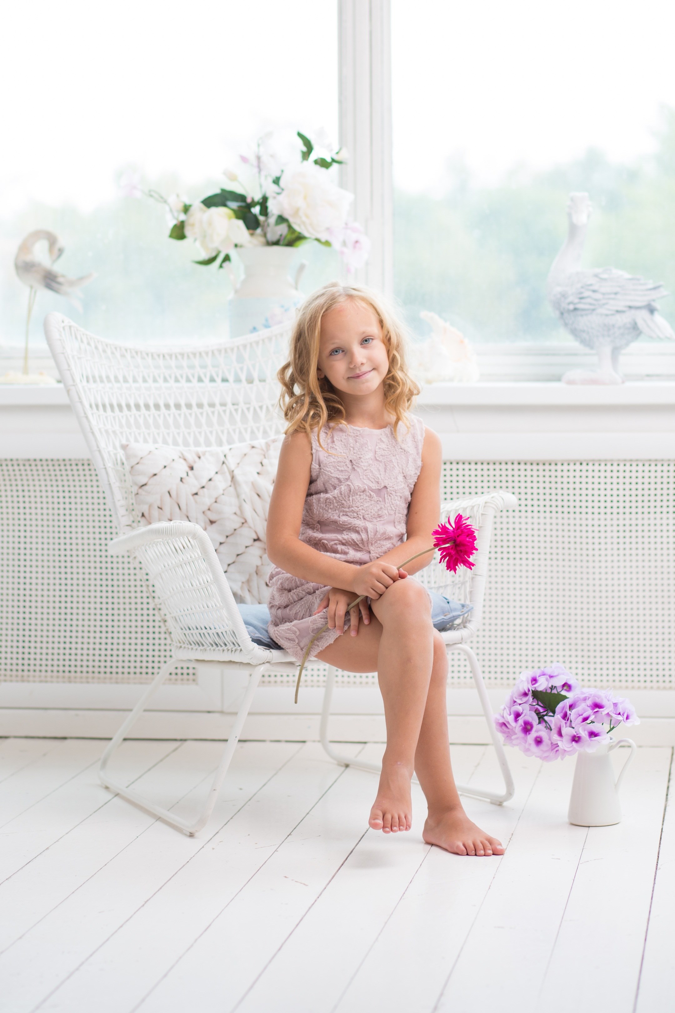 girl young room white cute happy home child 4k, Phone HD Wallpaper
