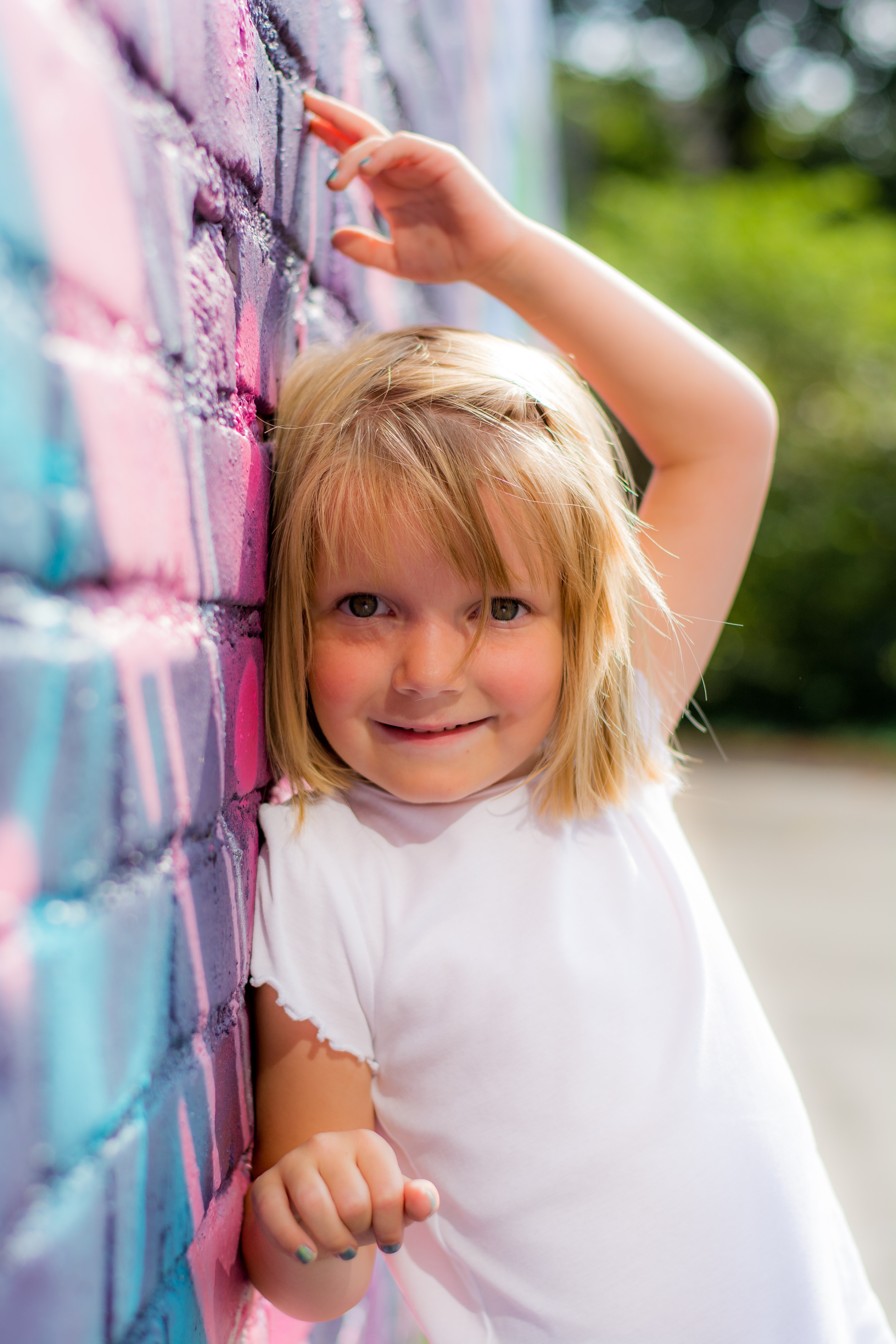 girl wall mural girl power students graffiti 4k, Phone HD Wallpaper
