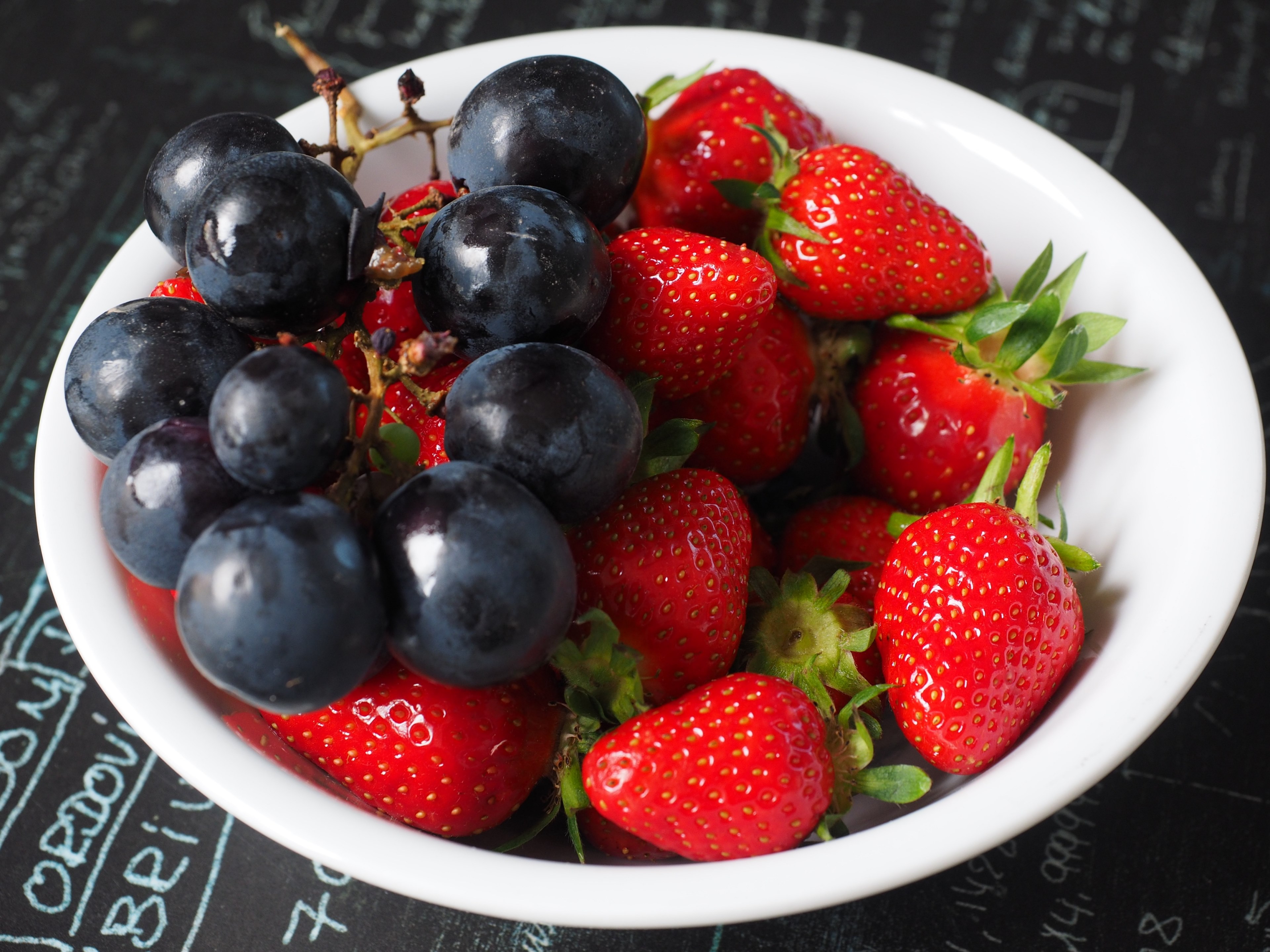 fruit plate grapes strawberries fruit healthy 4k, HD Wallpaper