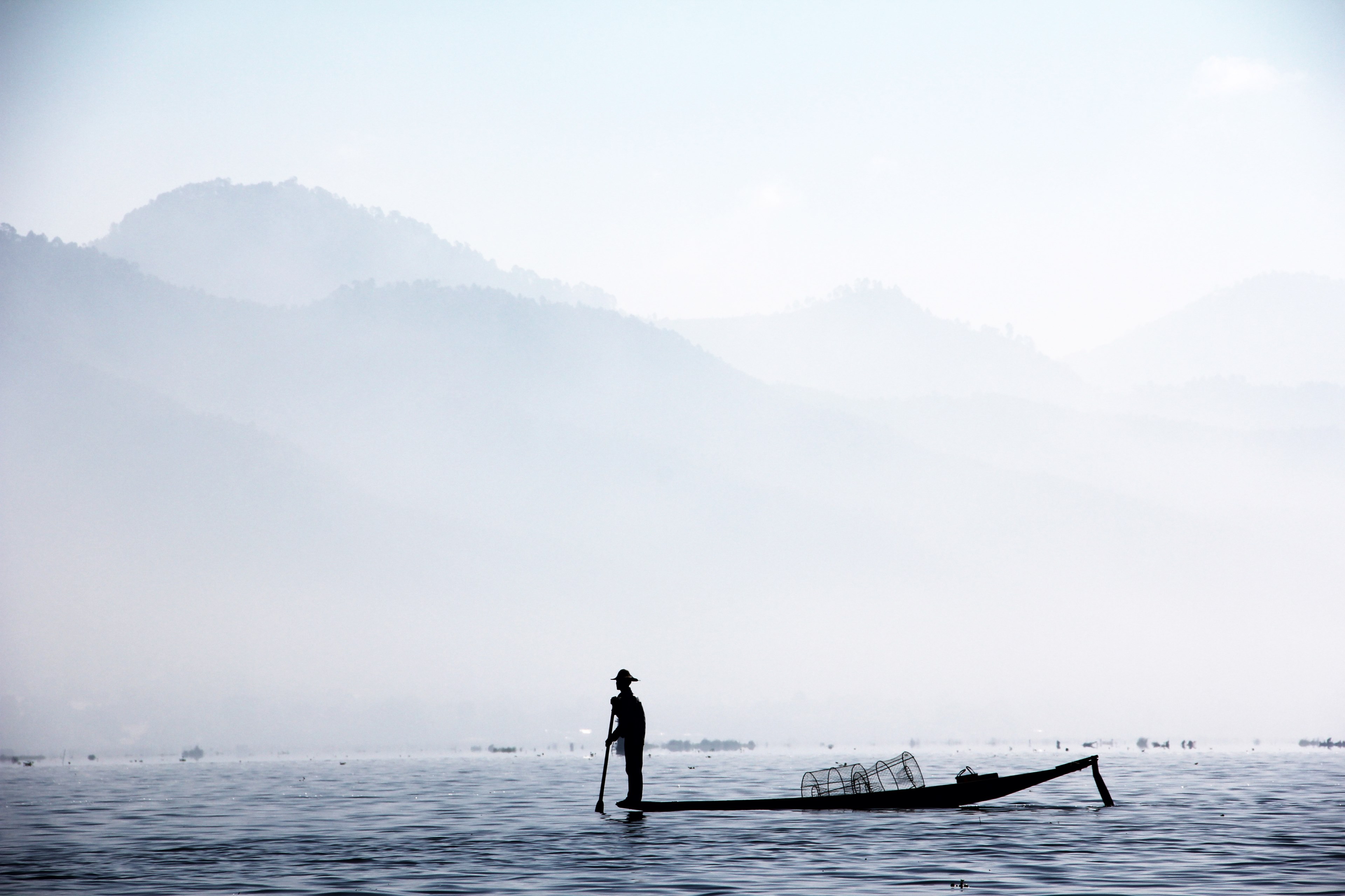 fischer single leg fischer myanmar inle brine 4k, HD Wallpaper