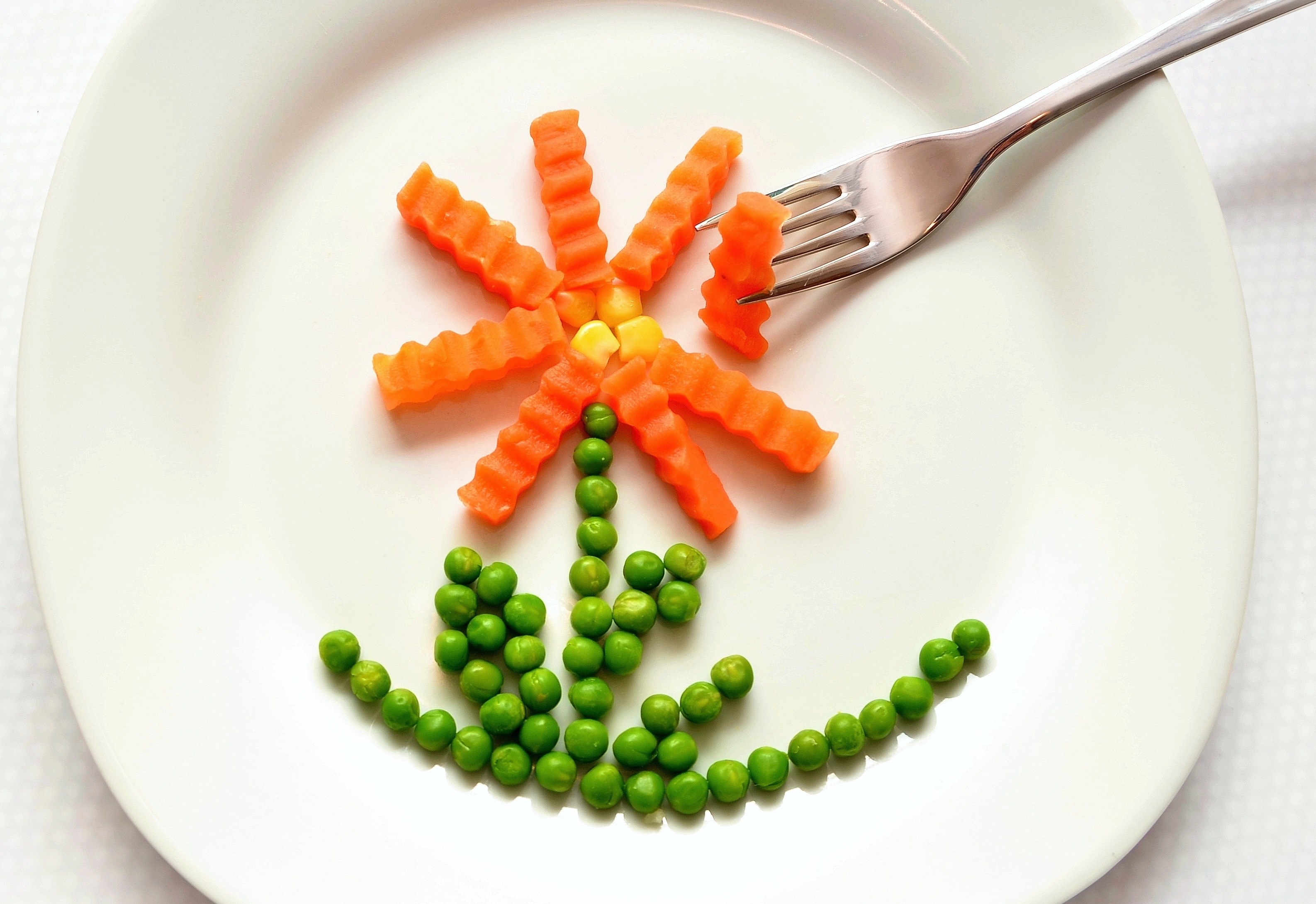eat carrots peas healthy of course 4k, HD Wallpaper