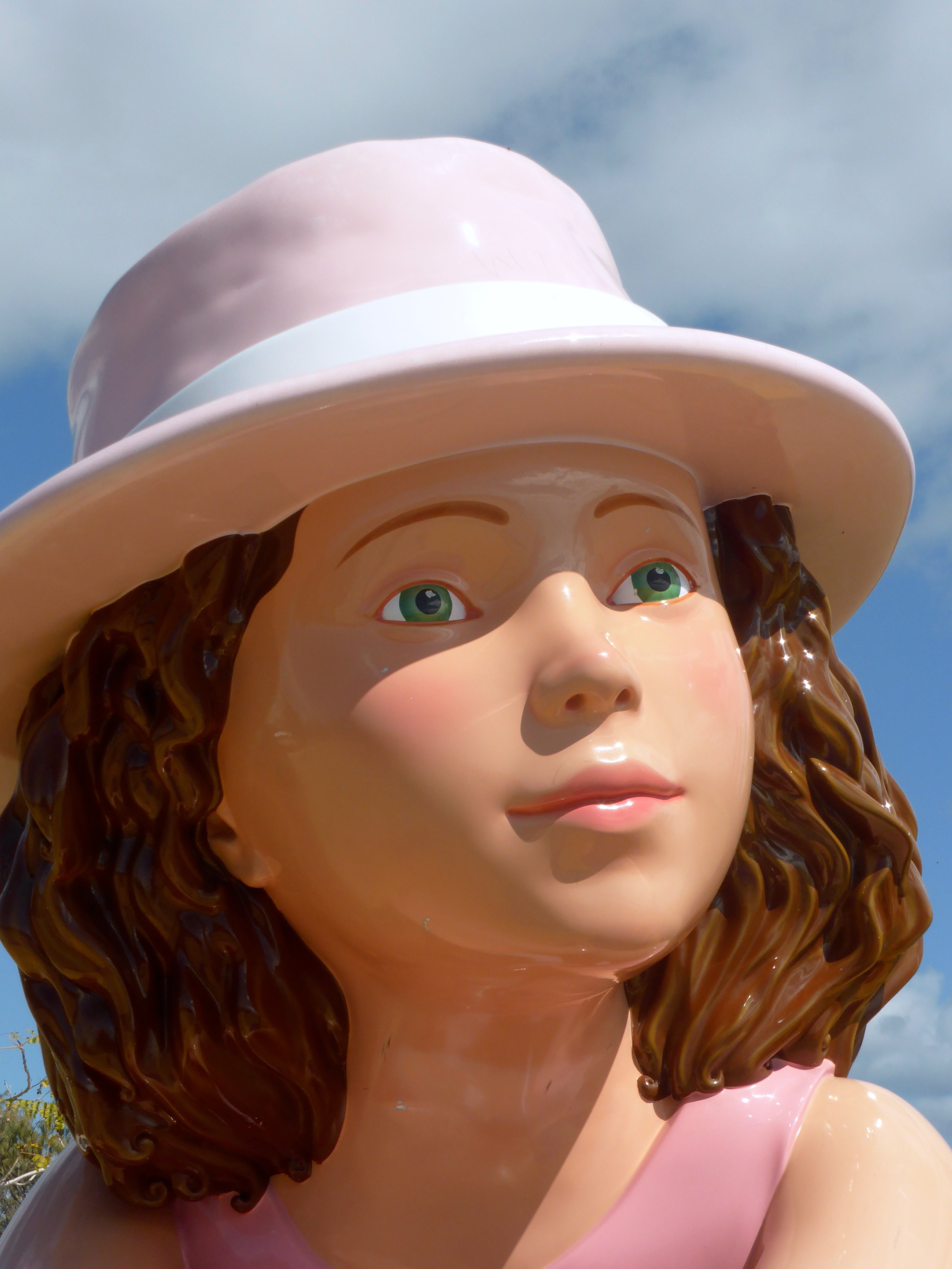 dummy woman girl hat face vision plastic closeup 4k, Phone HD Wallpaper
