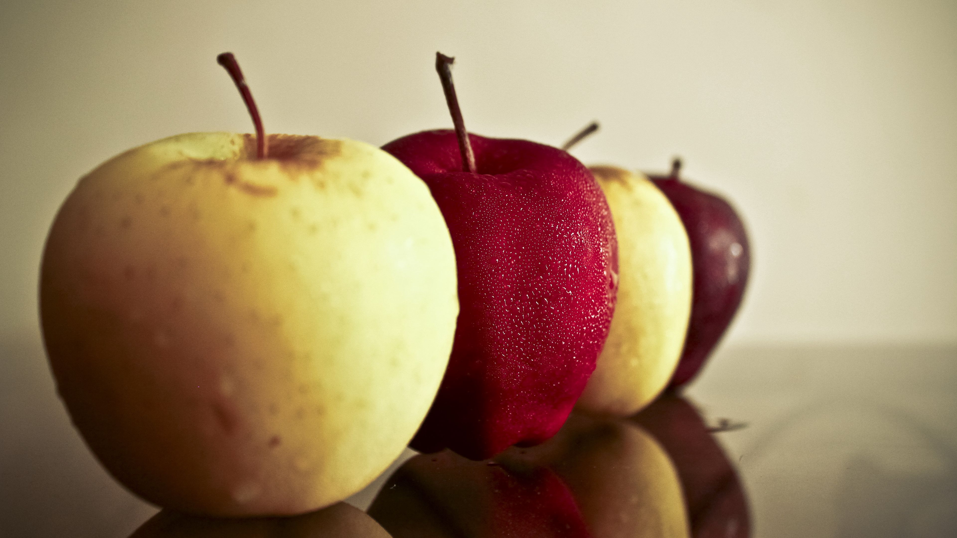 apples, mirror, reflection, drops, 4k, HD Wallpaper