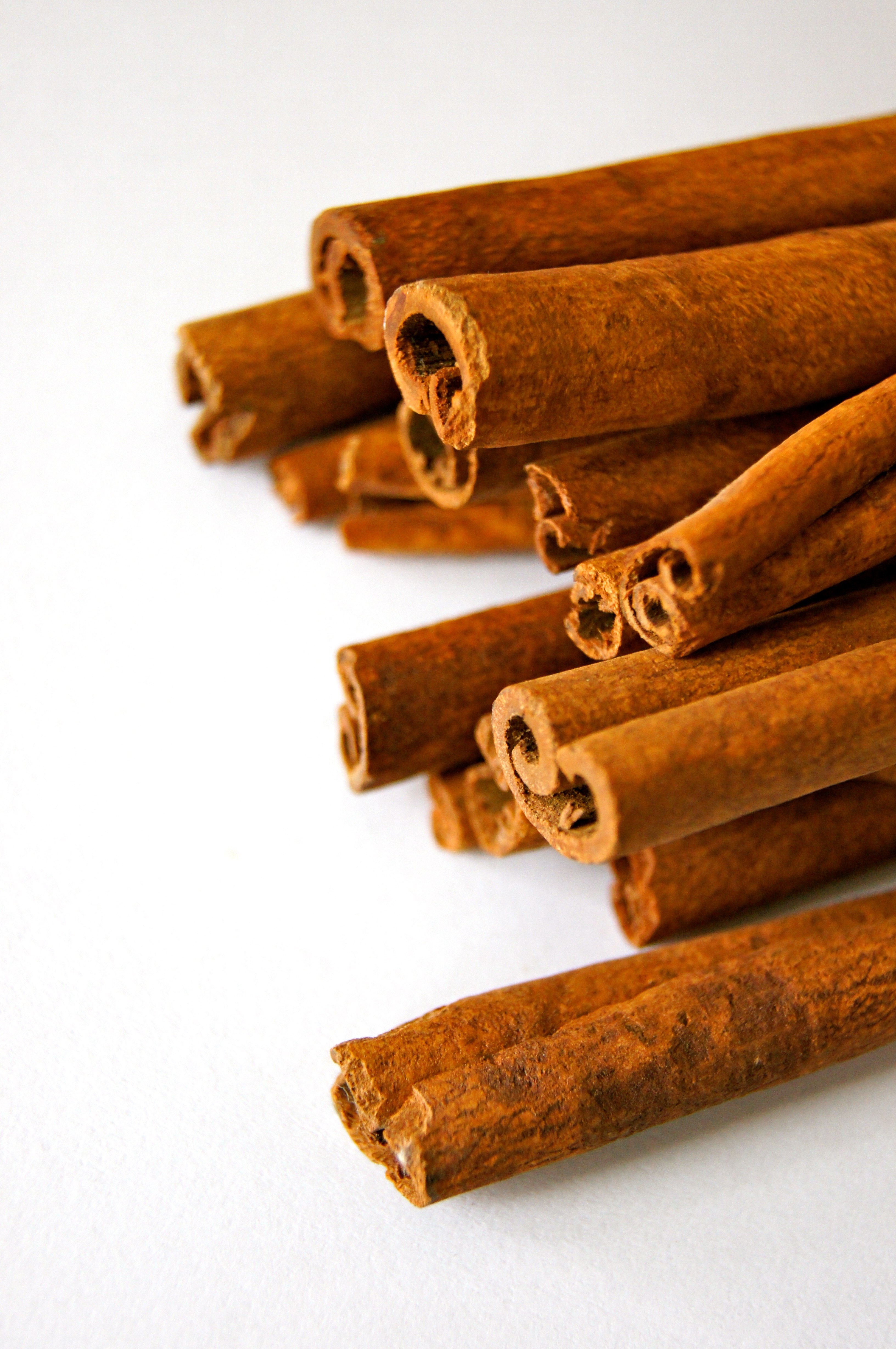 cinnamon cinnamon stick rod kitchen spice raw 4k, Phone HD Wallpaper