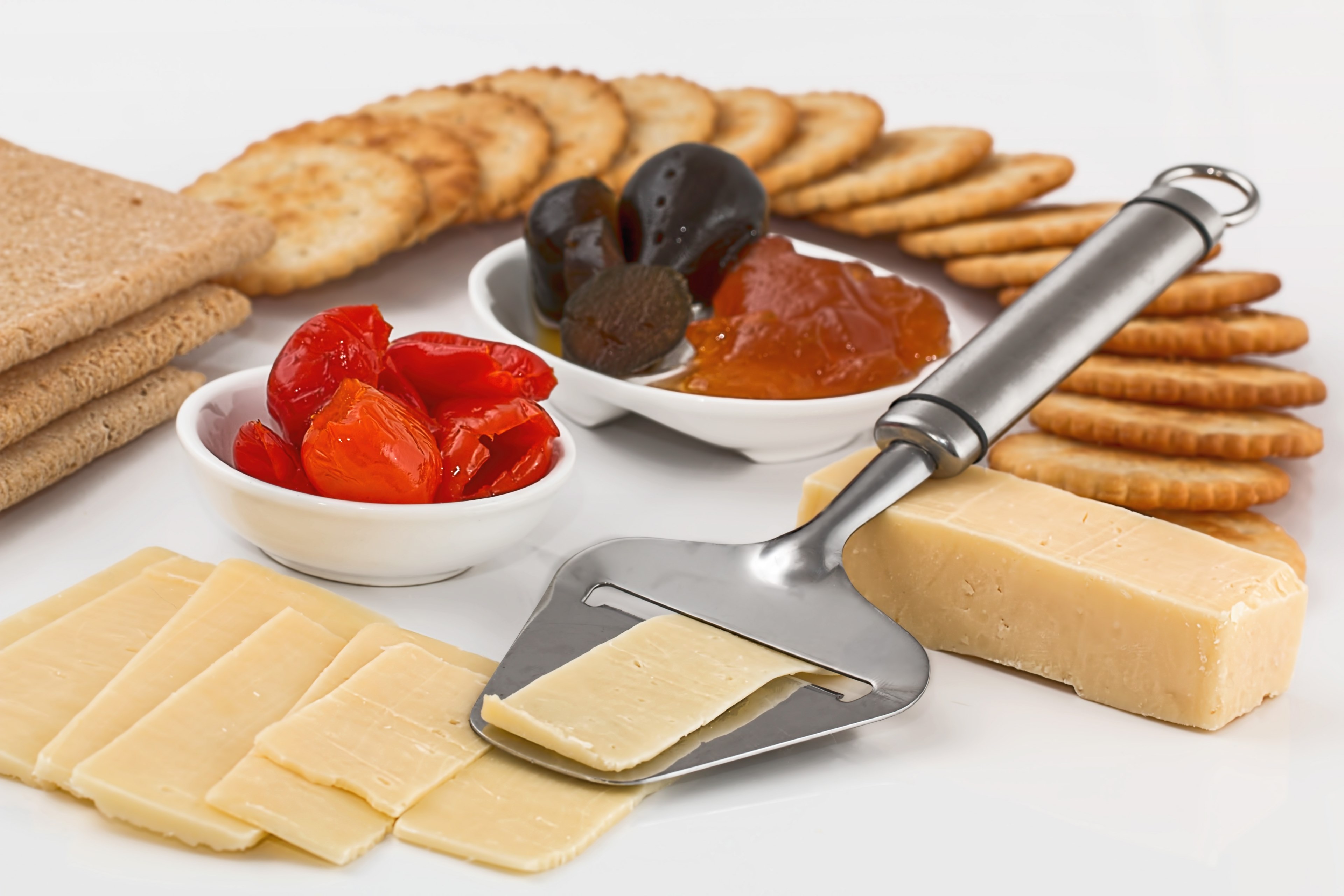 cheese slicer crackers appetizers dairy product 4k, HD Wallpaper