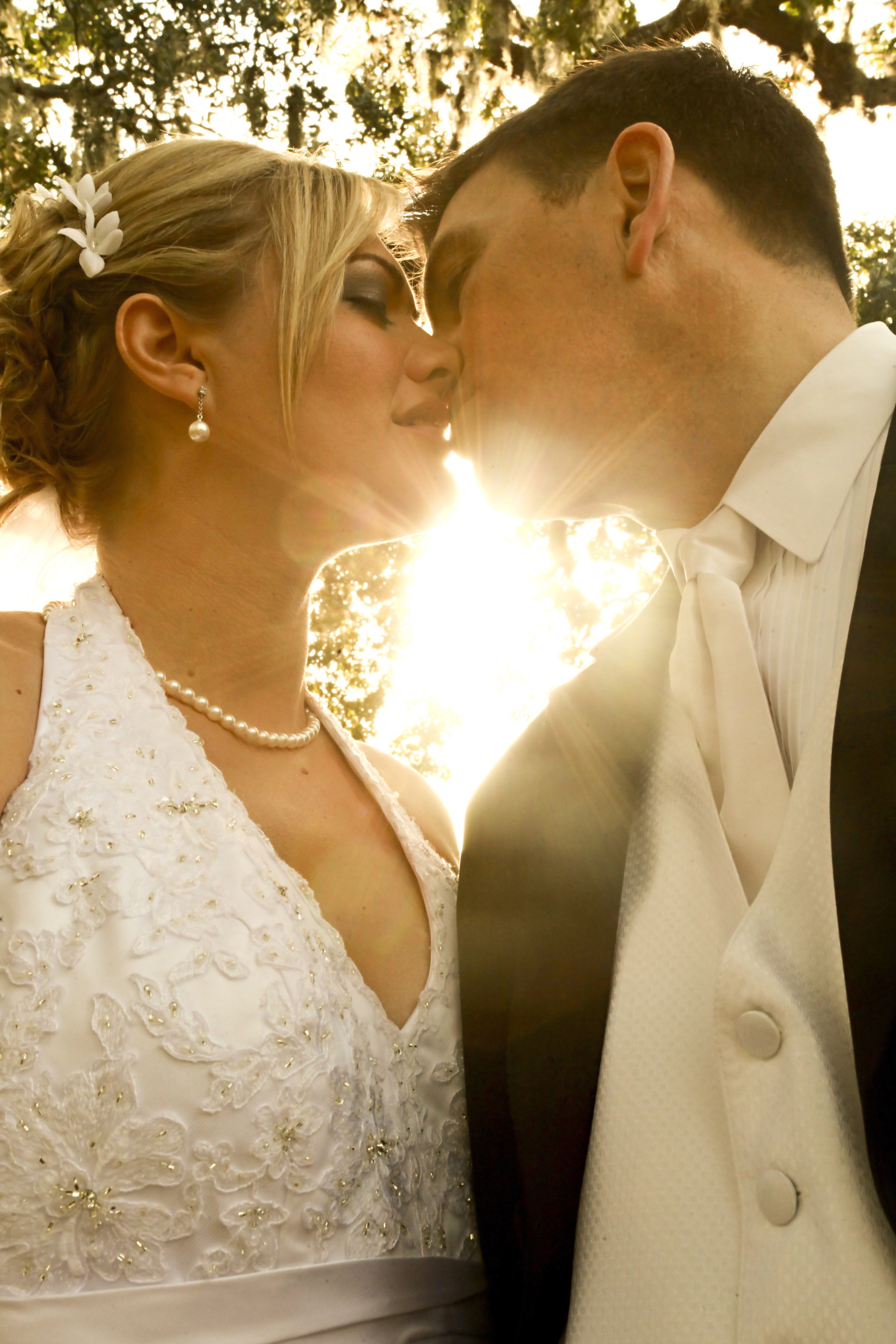 bride groom wedding marriage love kiss 4k, Phone HD Wallpaper