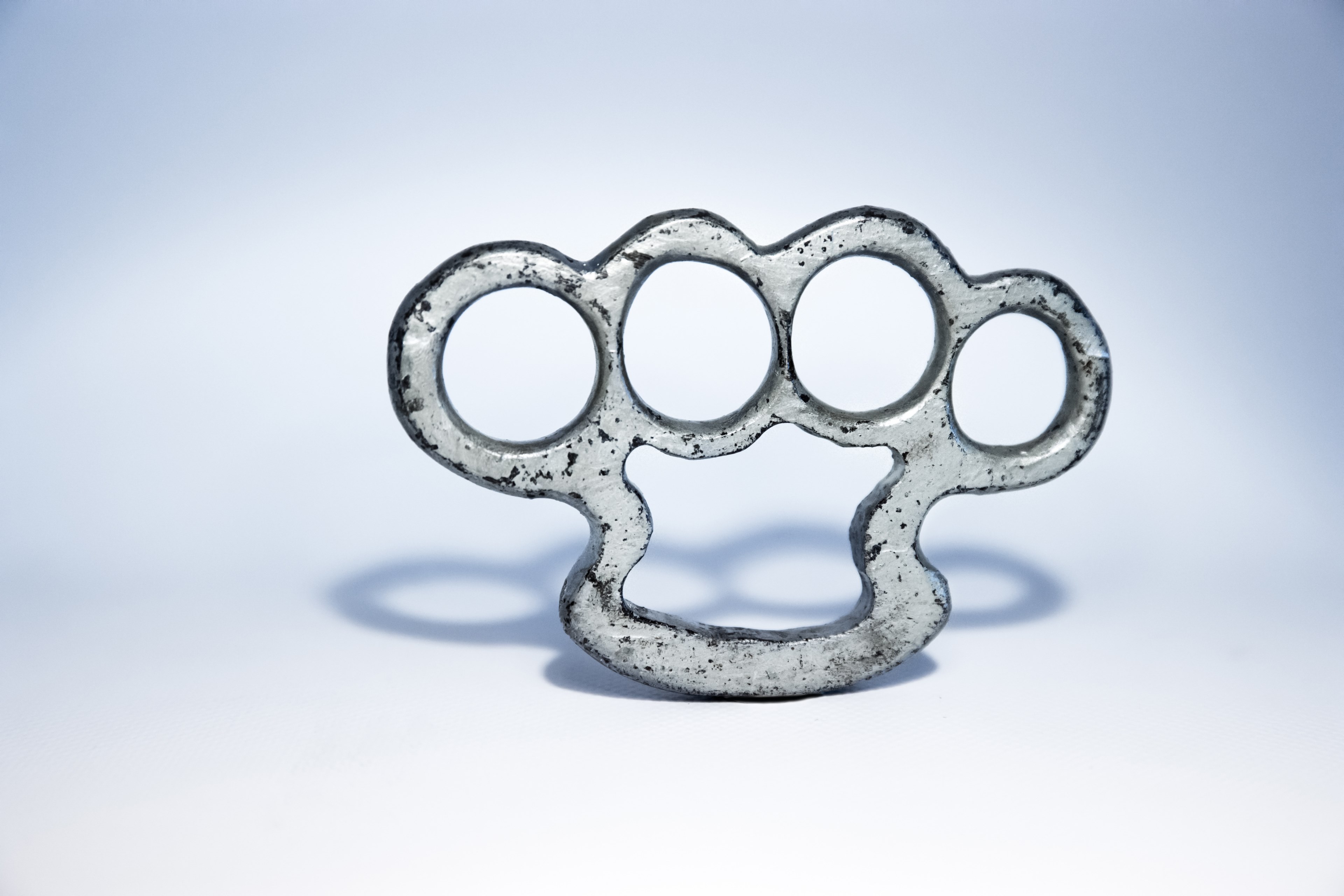 brass knuckles iron wrought weapons 4k, HD Wallpaper