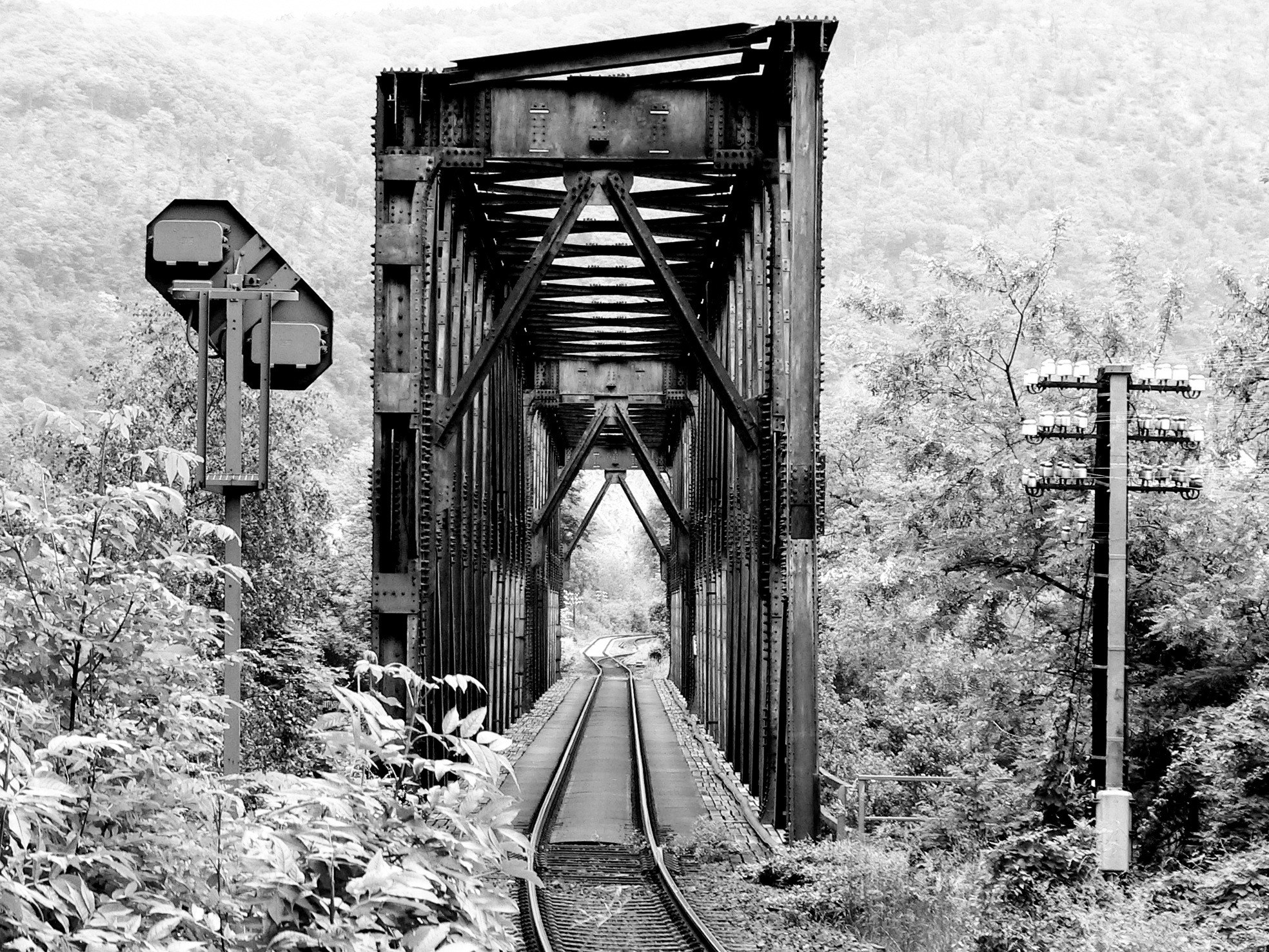 black and white railway bridge railway bridge 4k, HD Wallpaper