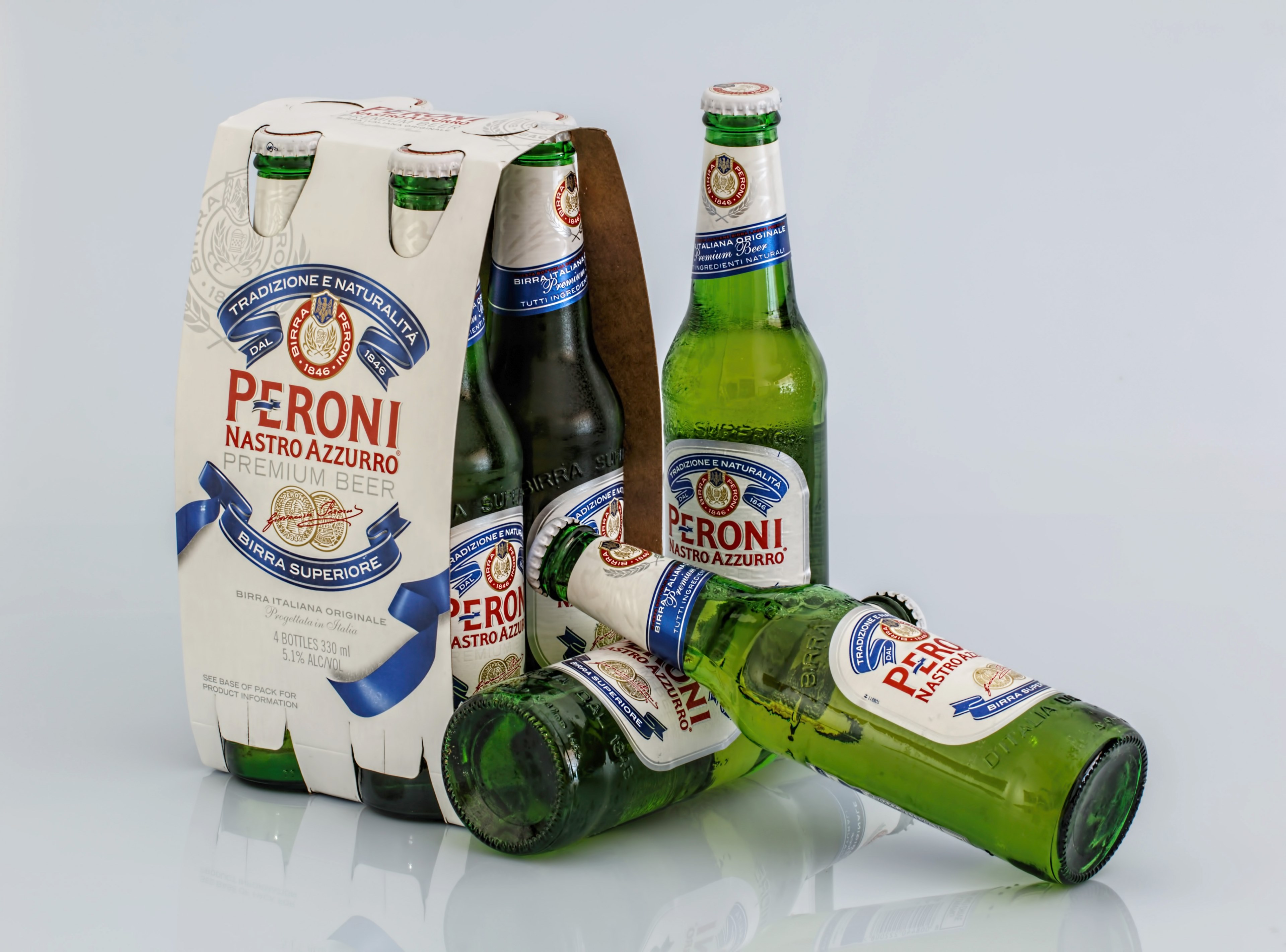 beer drink alcohol beverage party bottle glass 4k, HD Wallpaper