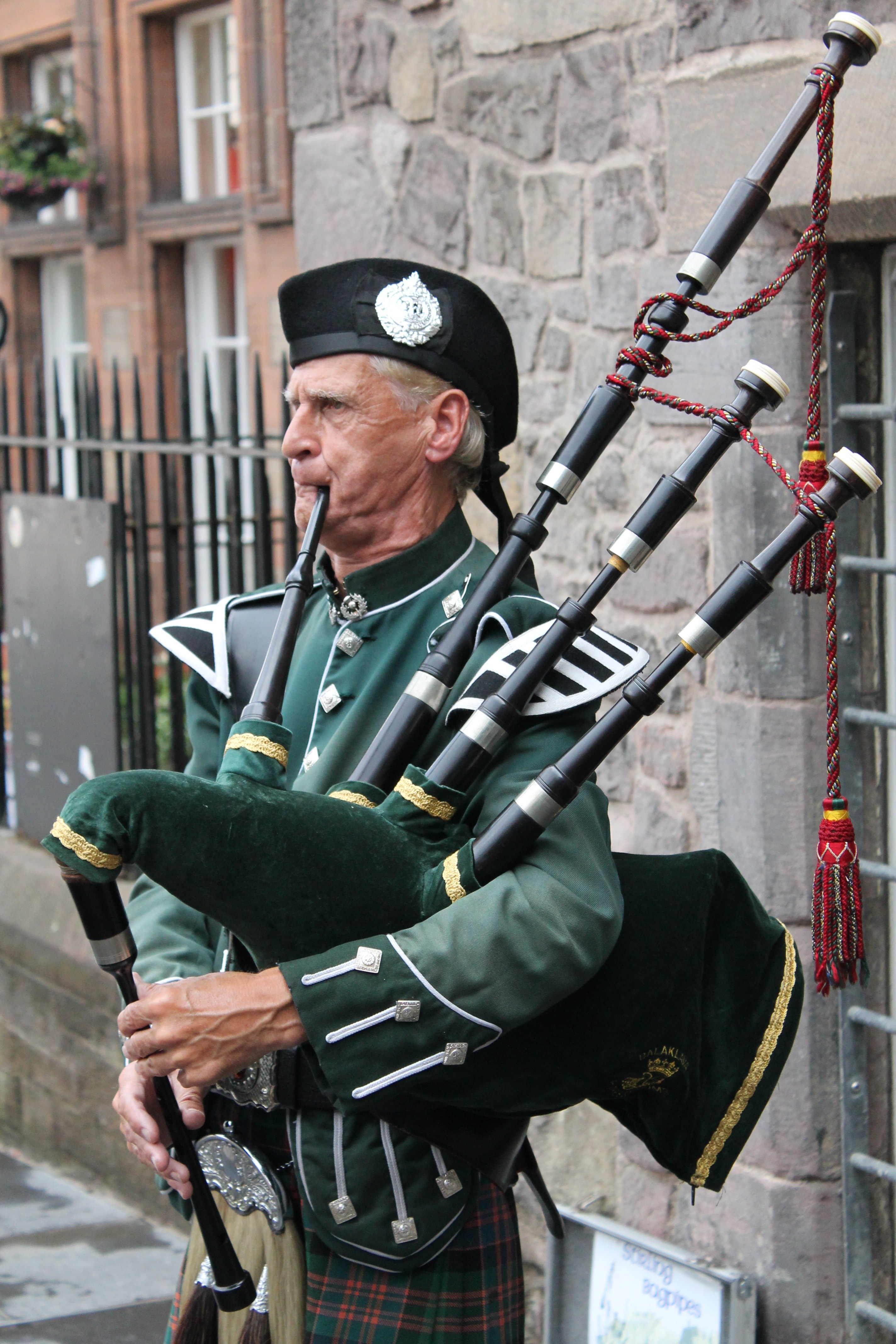 bagpipes highlander man human person 4k, Phone HD Wallpaper