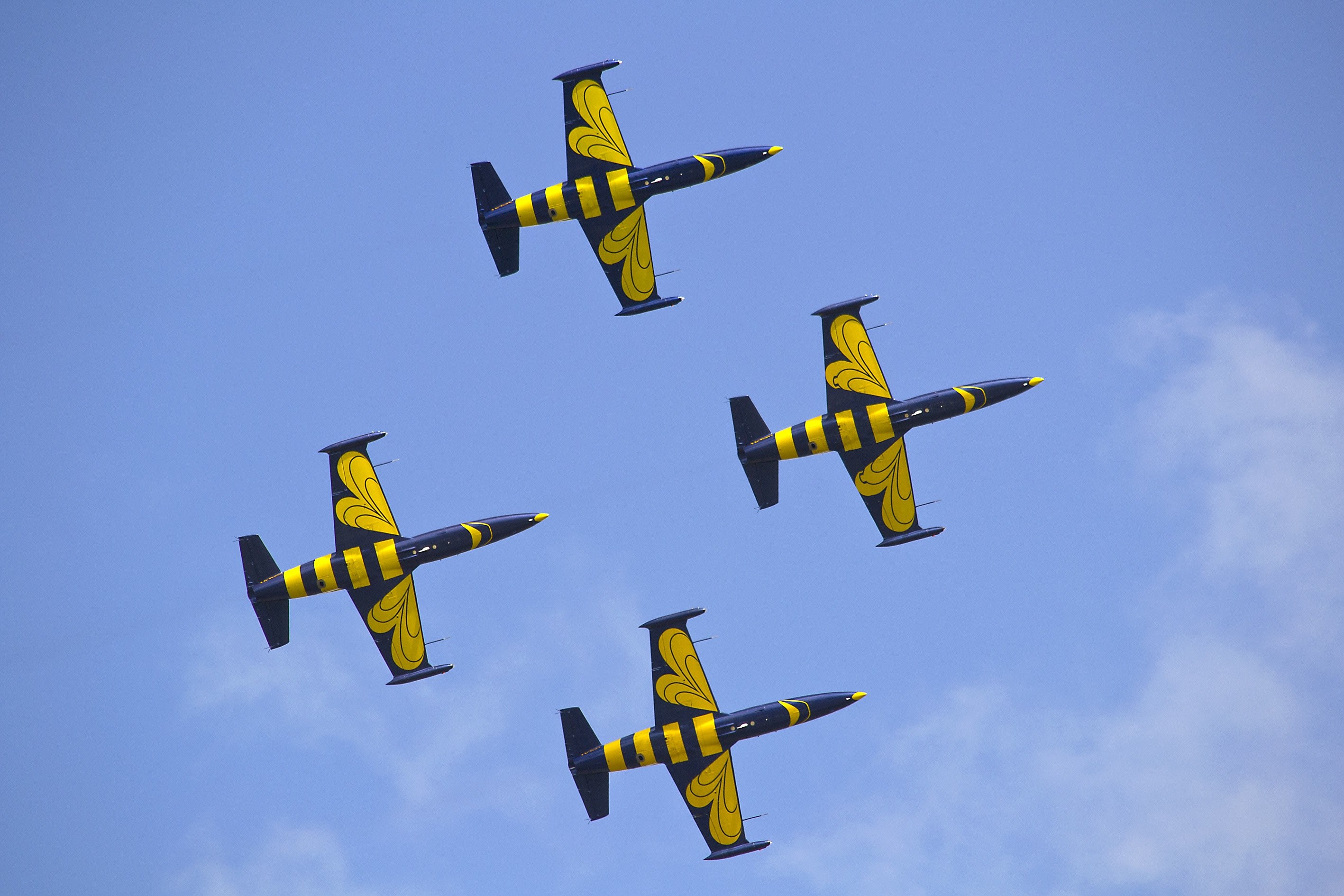 aircraft air show himmel blue sky baltic bees 4k, HD Wallpaper