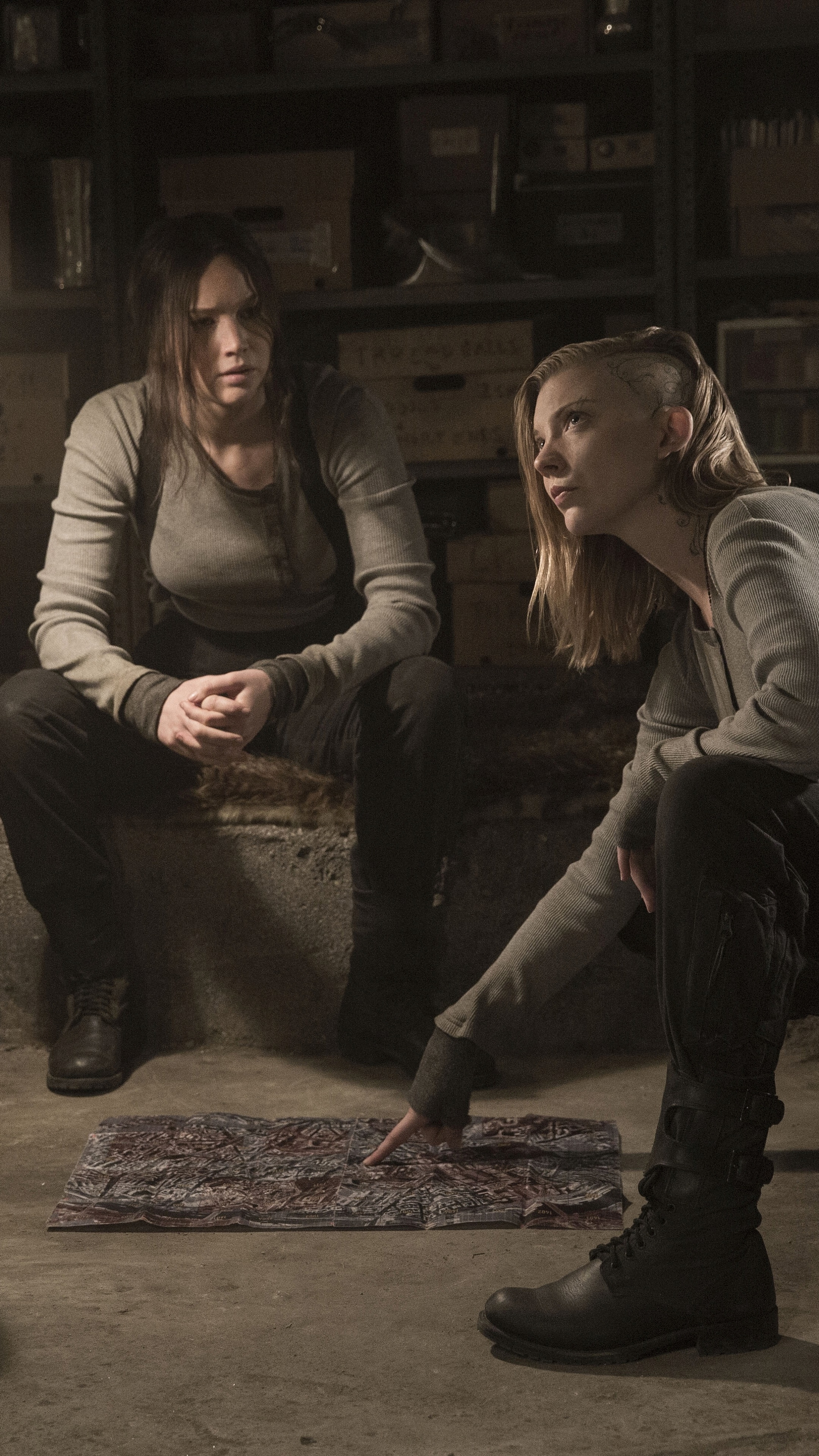 Movie The Hunger Games: Mockingjay - Part 2, Jennifer Lawrence, Natalie Dormer, 2160x3840, Phone HD Wallpaper