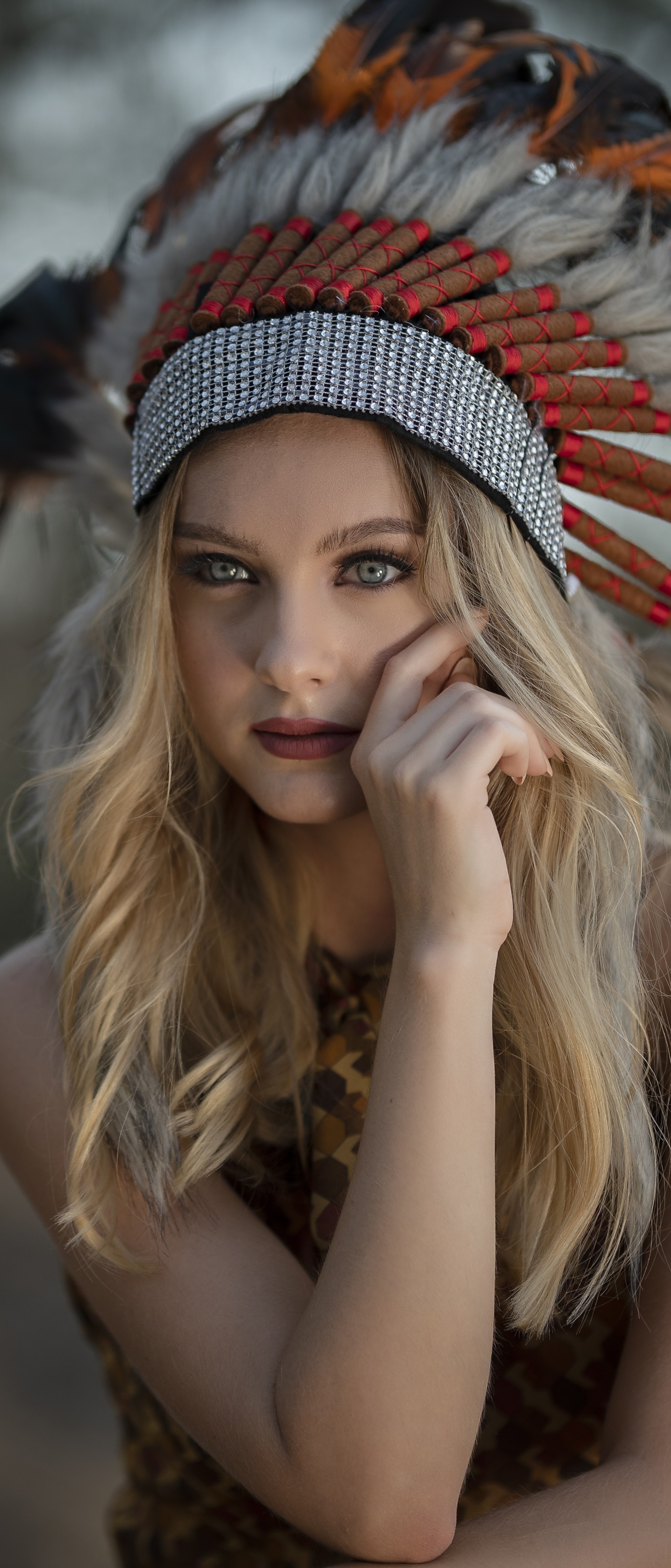 Women Model, Lipstick, Headdress, Blonde, 1644x3840, Phone HD Wallpaper