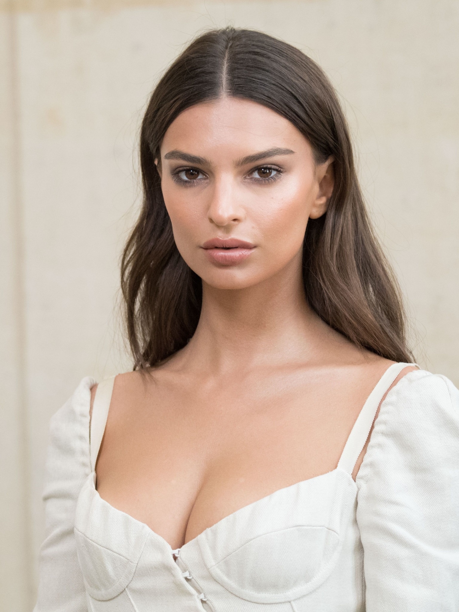 Celebrity Emily Ratajkowski, 1536x2048, Phone HD Wallpaper