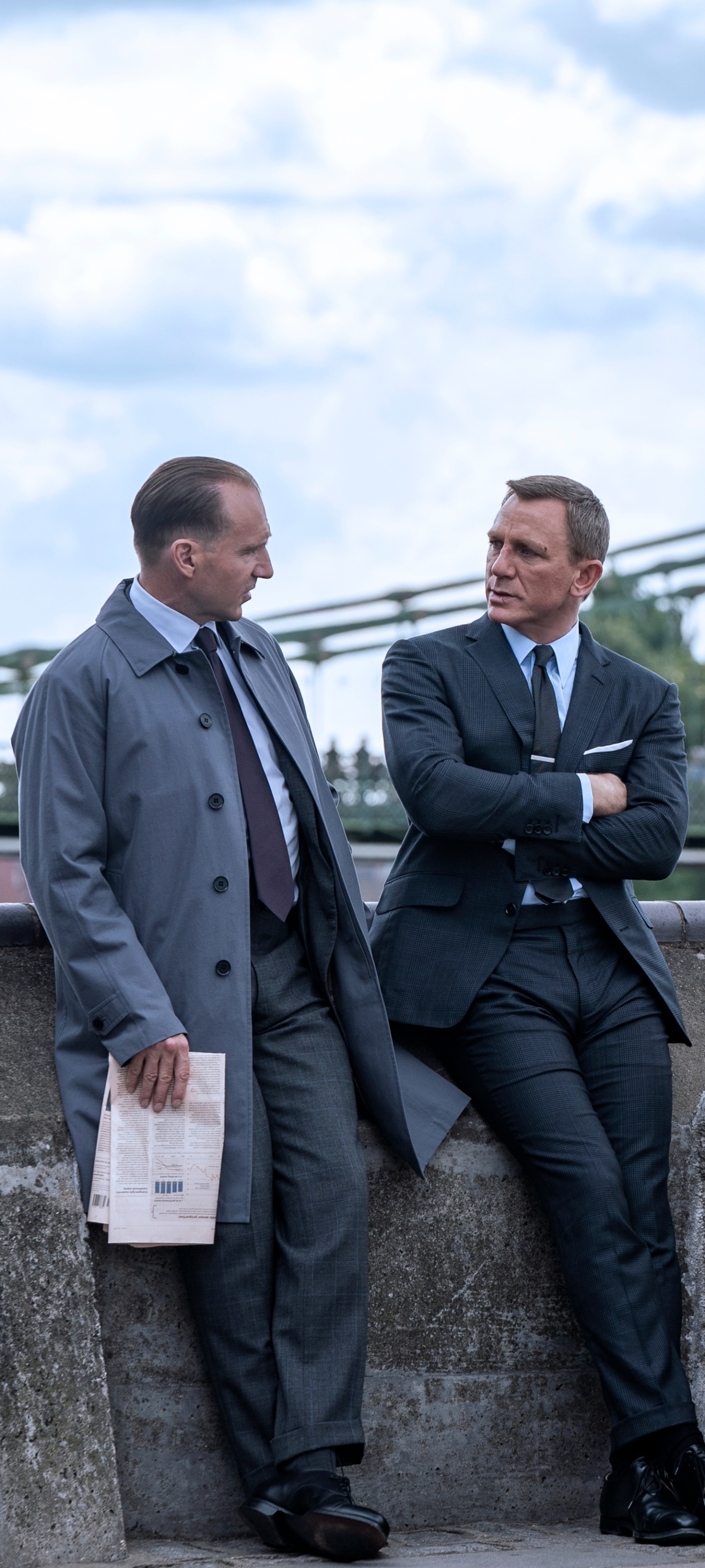 Movie No Time to Die, Daniel Craig, Ralph Fiennes, M (James Bond), James Bond, 1440x3200, Phone HD Wallpaper