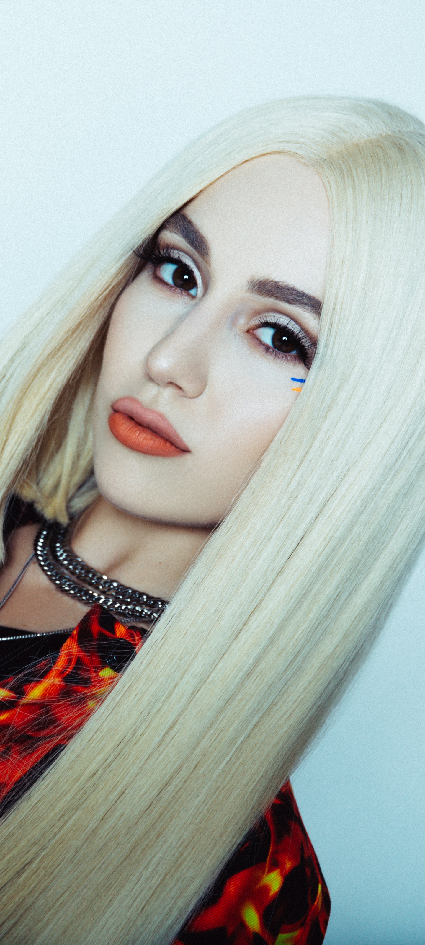 Music Ava Max, Singer, Lipstick, Blonde, American, 1440x3200, Phone HD Wallpaper
