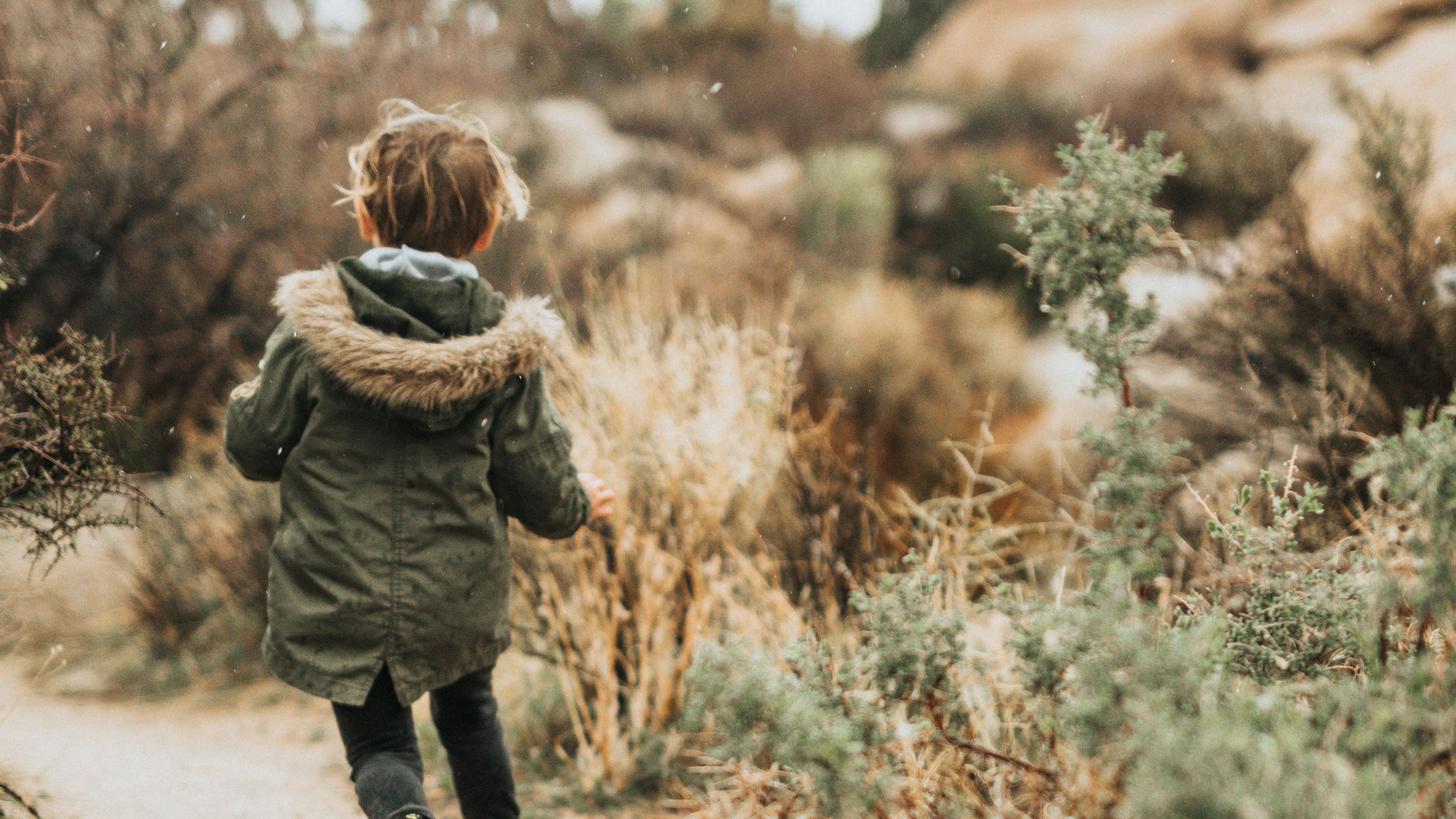 child, running, path, grass, 4k, HD Wallpaper