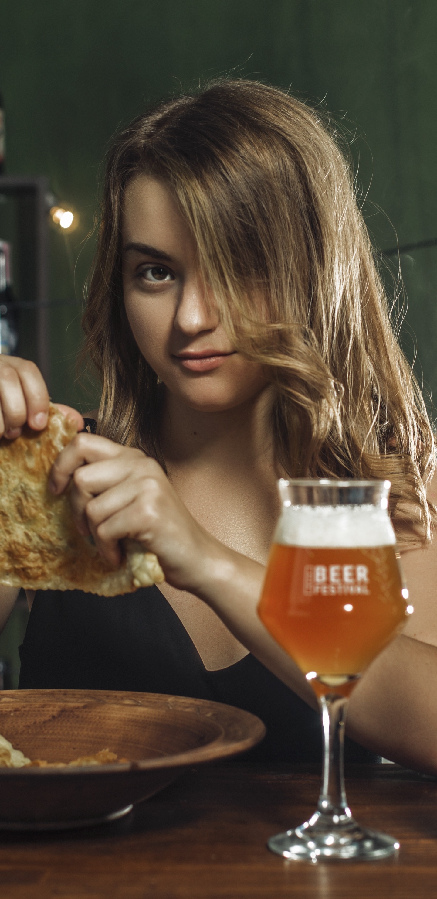 Women Model, Blonde, Beer, 1440x2960, Phone HD Wallpaper