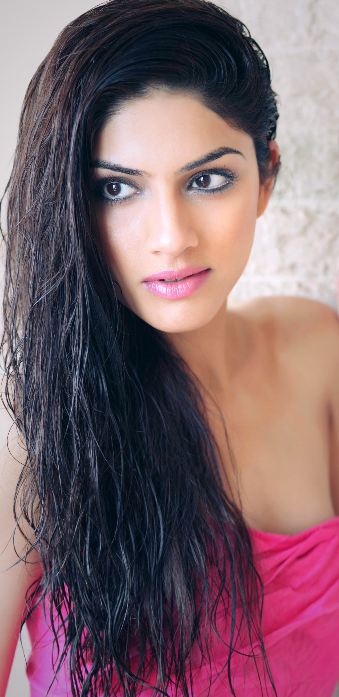 Women Model, Black Hair, Sapna Pabbi, Brown Eyes, British, Actress, 1440x2960, Phone HD Wallpaper