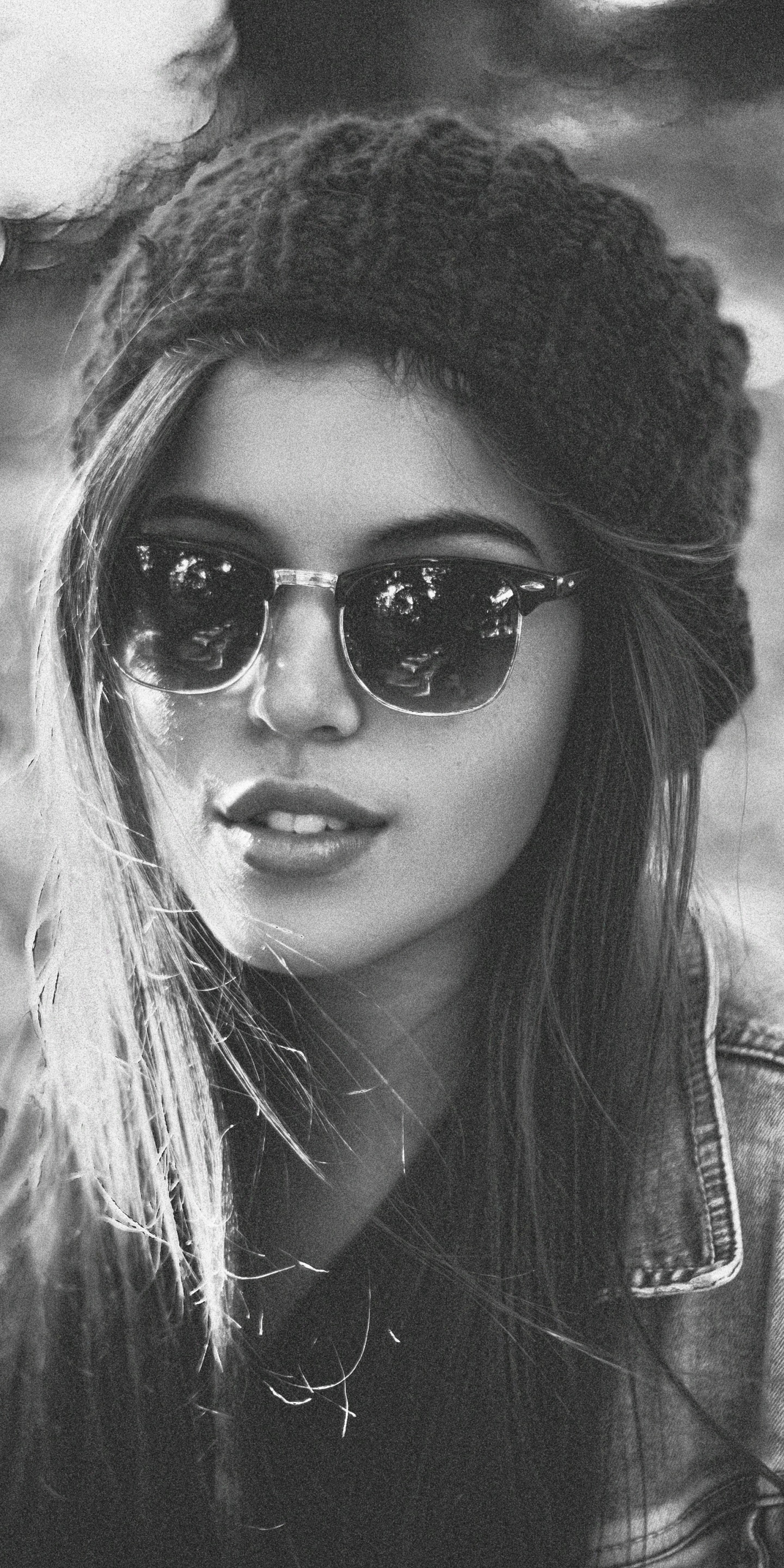 Women Model, Bokeh, Sunglasses, Hat, Black and White, 1440x2880, Phone HD Wallpaper