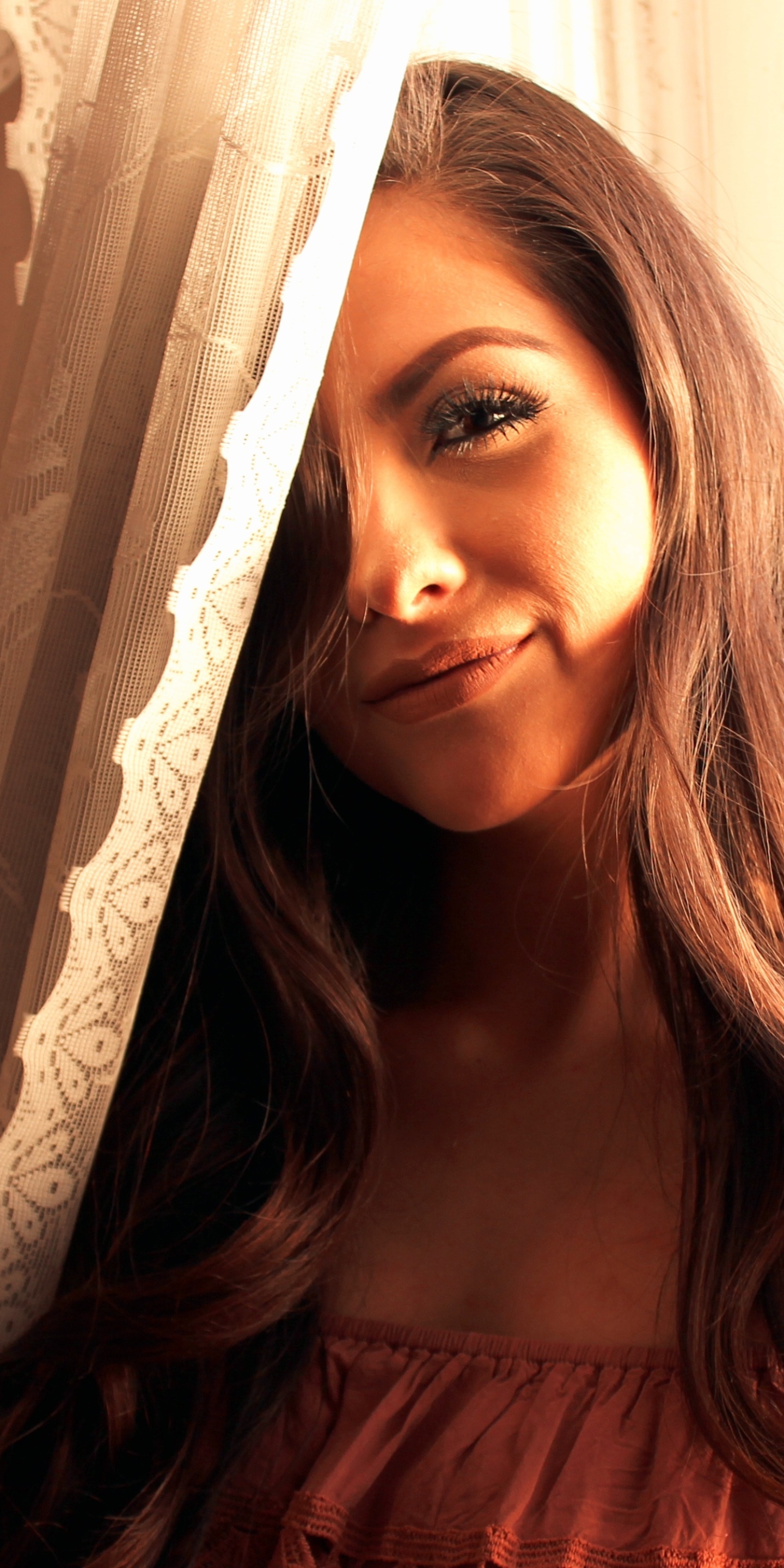 Women Model, Sunny, Brunette, Smile, Brown Eyes, 1440x2880, Phone HD Wallpaper