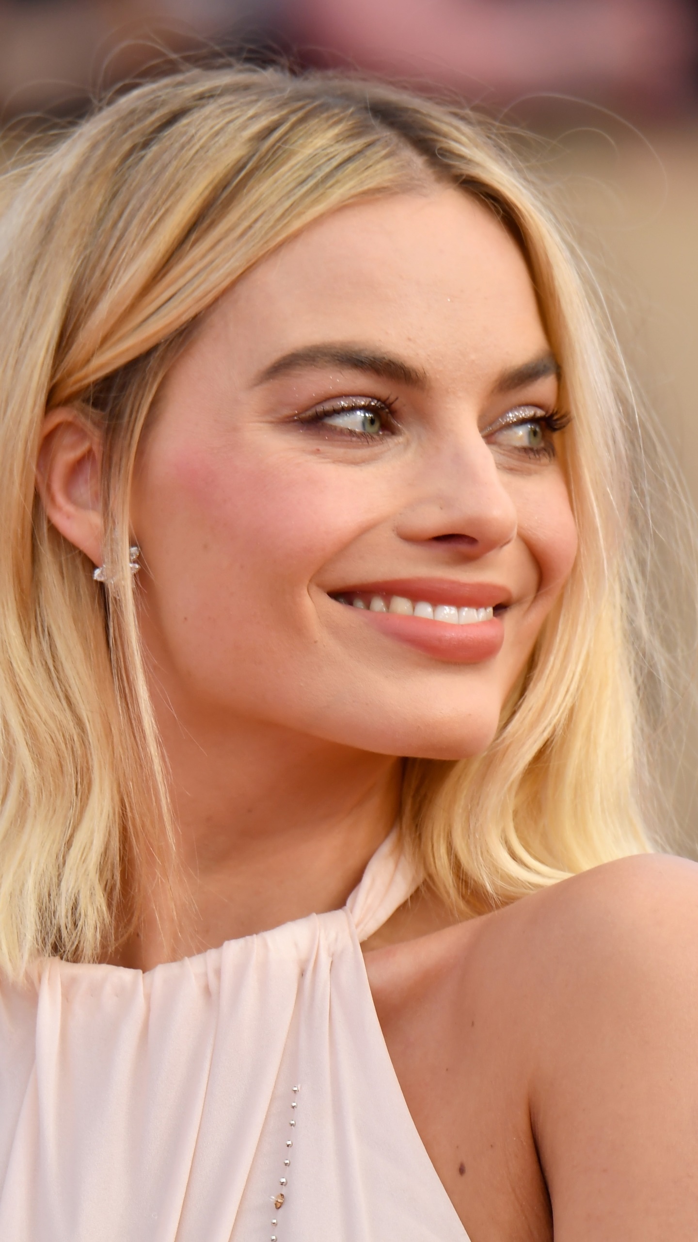 Celebrity Margot Robbie, Actress, Blue Eyes, Australian, Blonde, Smile, 1440x2560, Phone HD Wallpaper